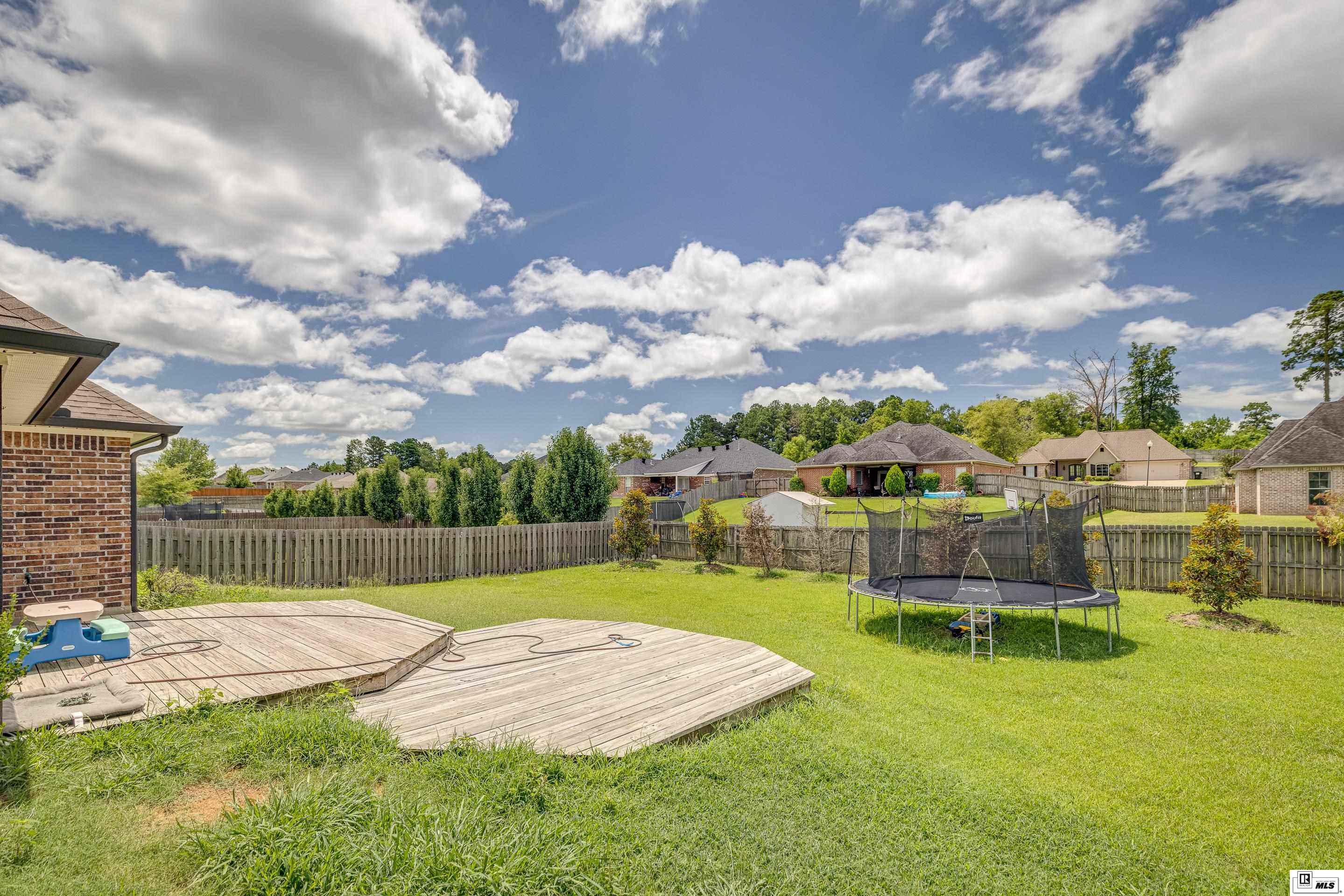 121 Labrador Lane