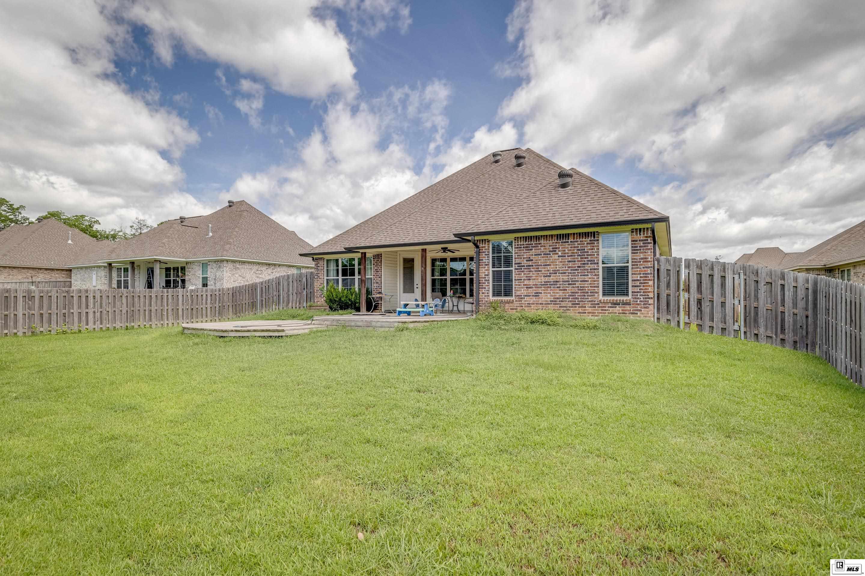 121 Labrador Lane