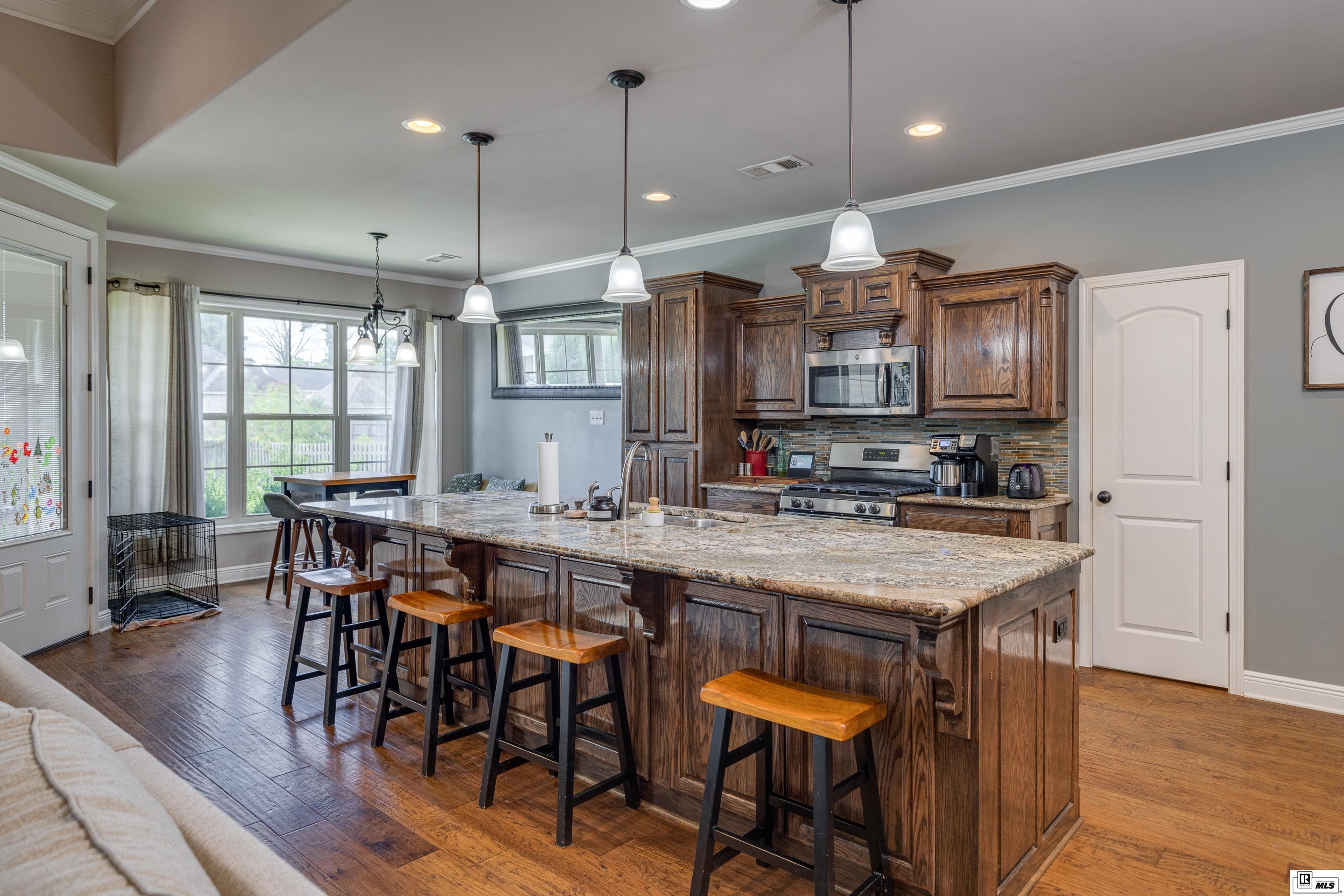 121 Labrador Lane
