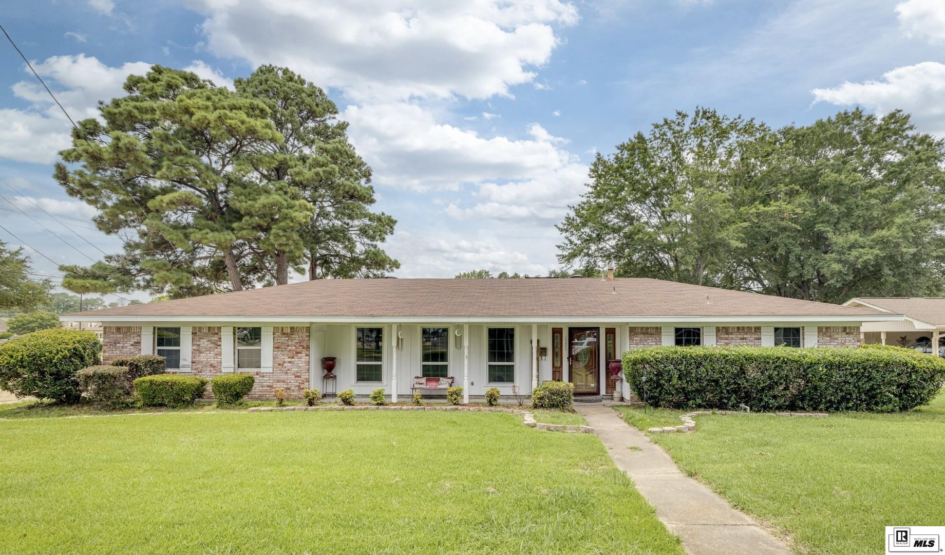 1901 Howard Drive