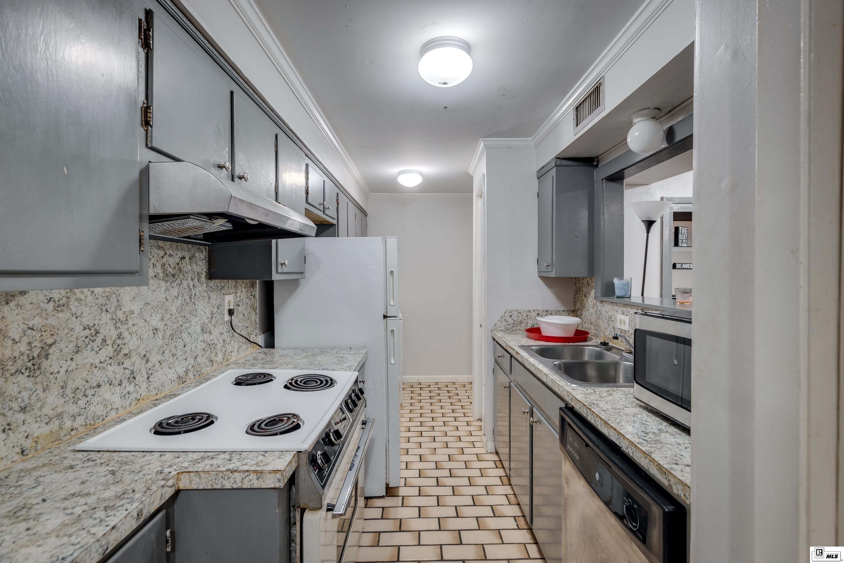 811 3rd  Street