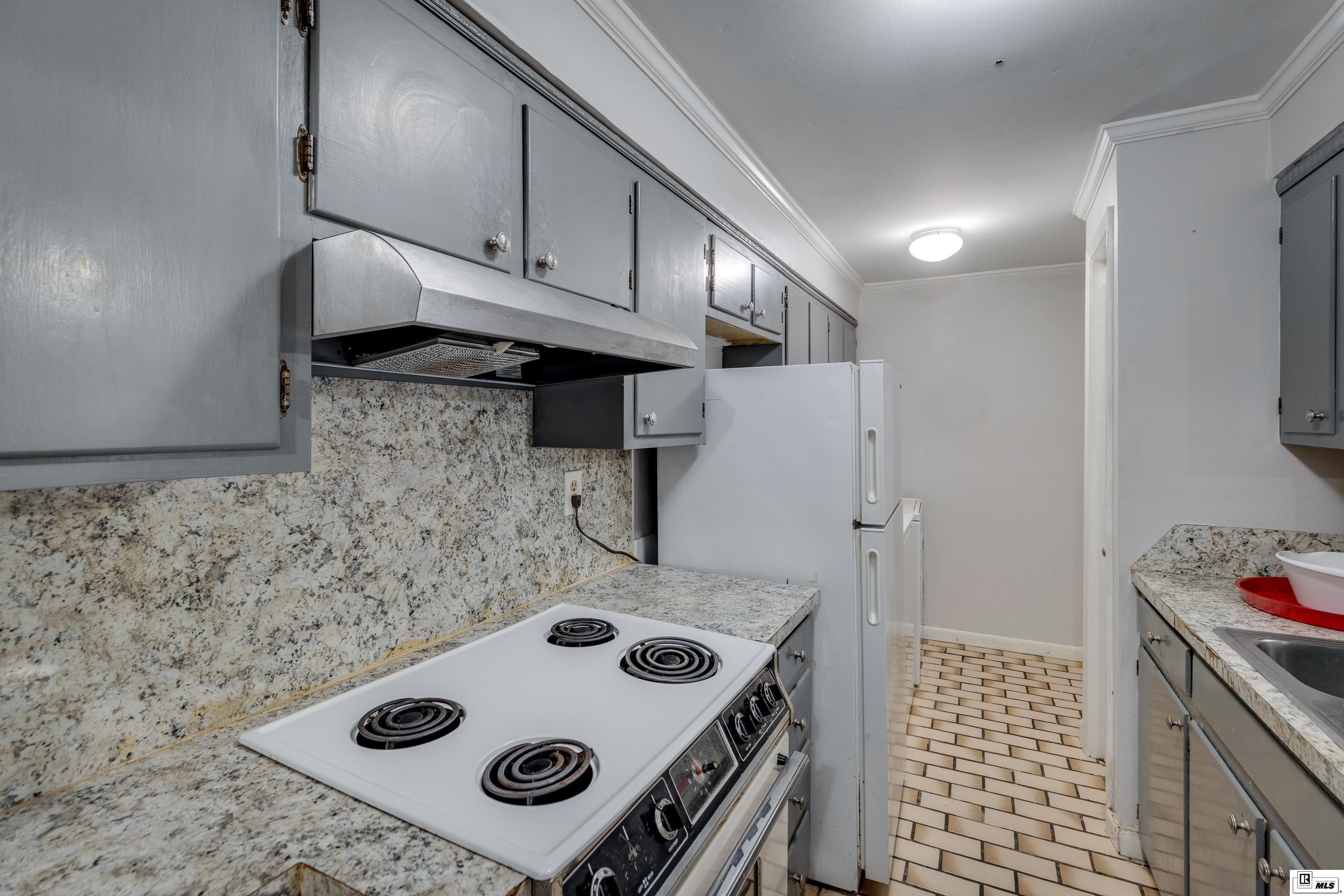811 3rd  Street