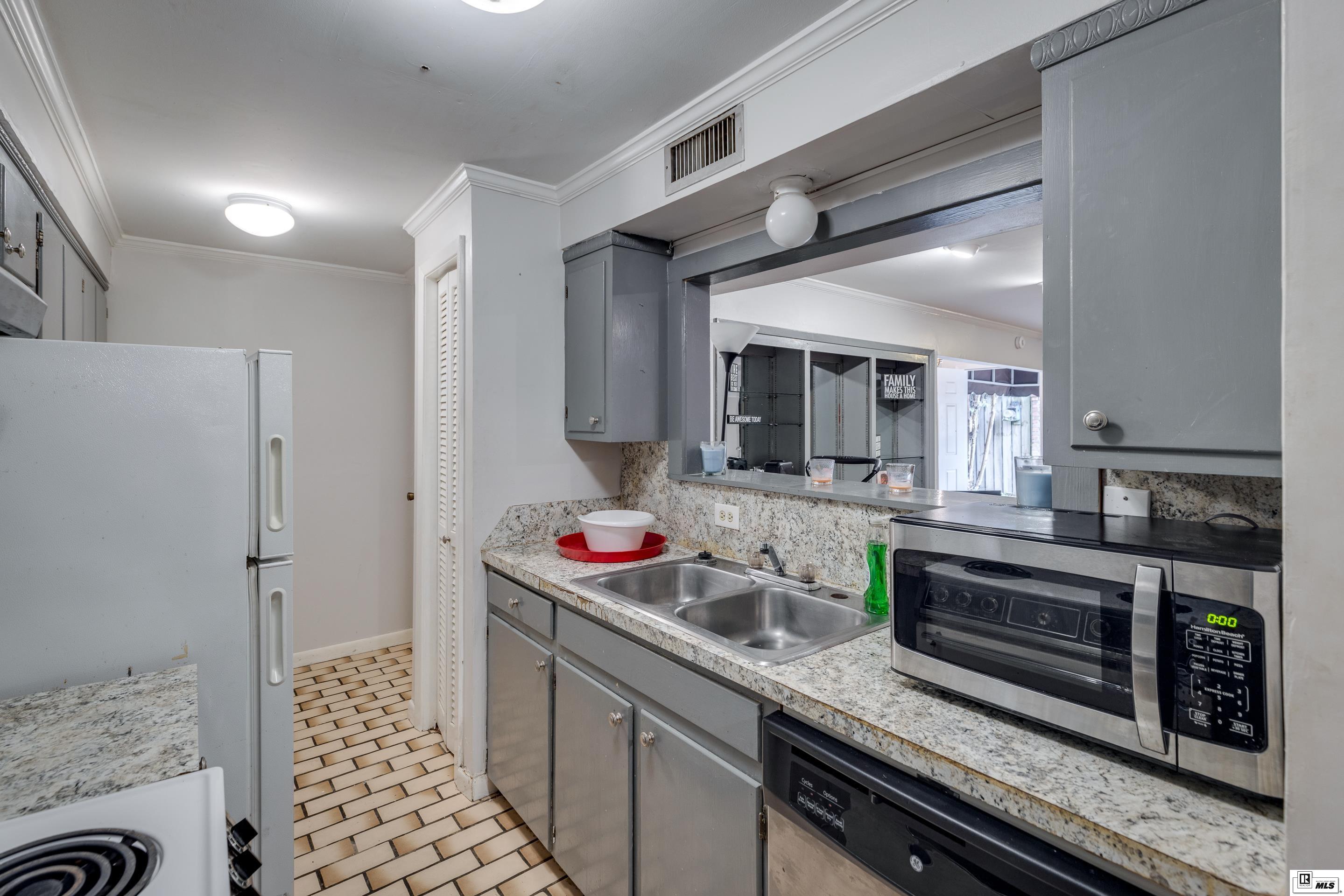 811 3rd  Street