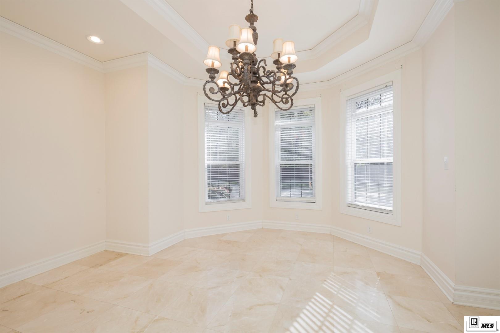 4 Waters Edge Drive