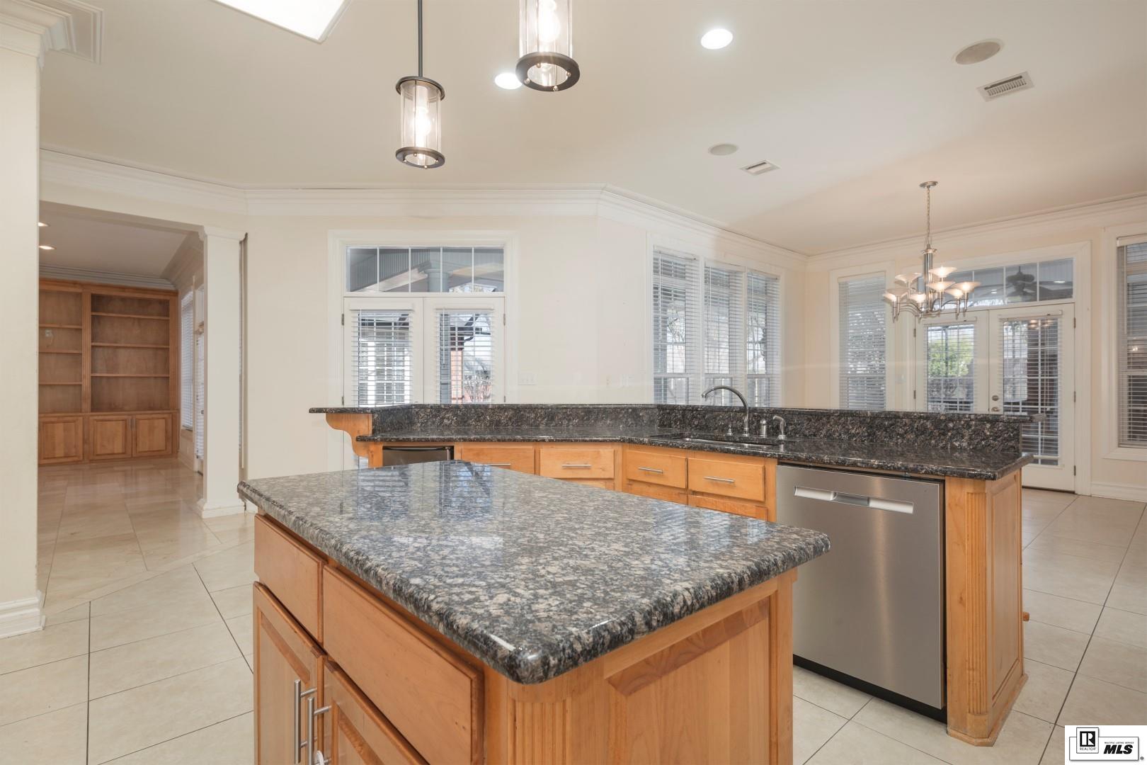 4 Waters Edge Drive