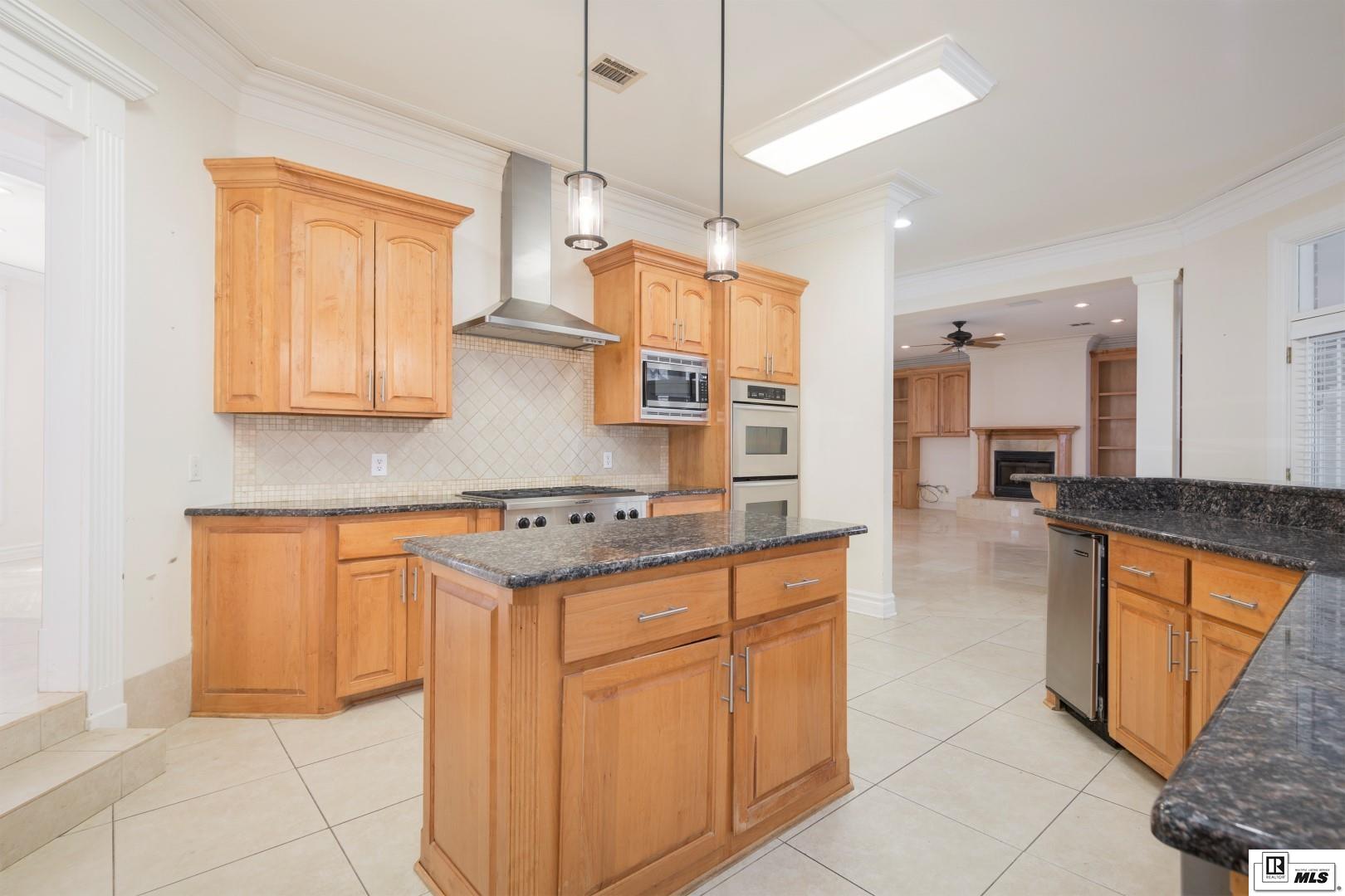4 Waters Edge Drive