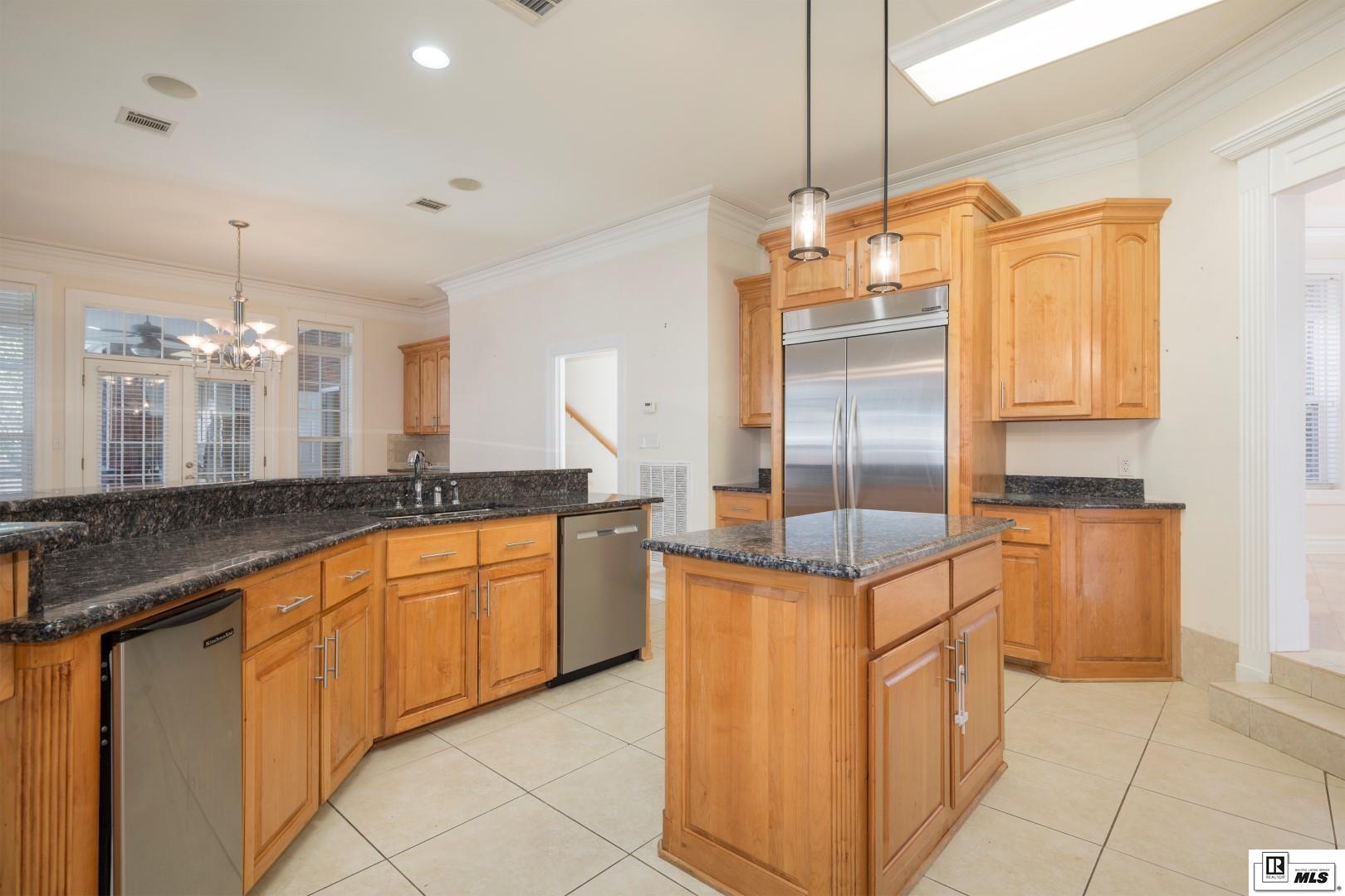 4 Waters Edge Drive