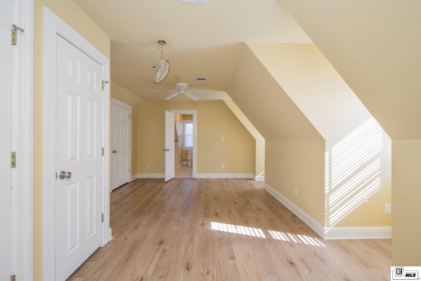 4 Waters Edge Drive