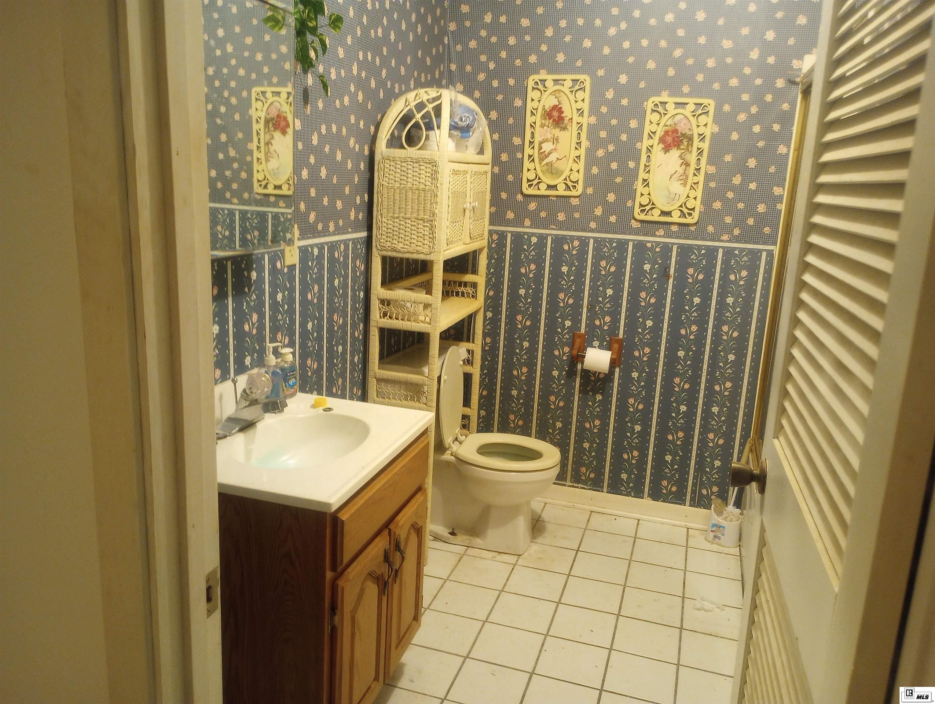 5429 Arrowhead Drive