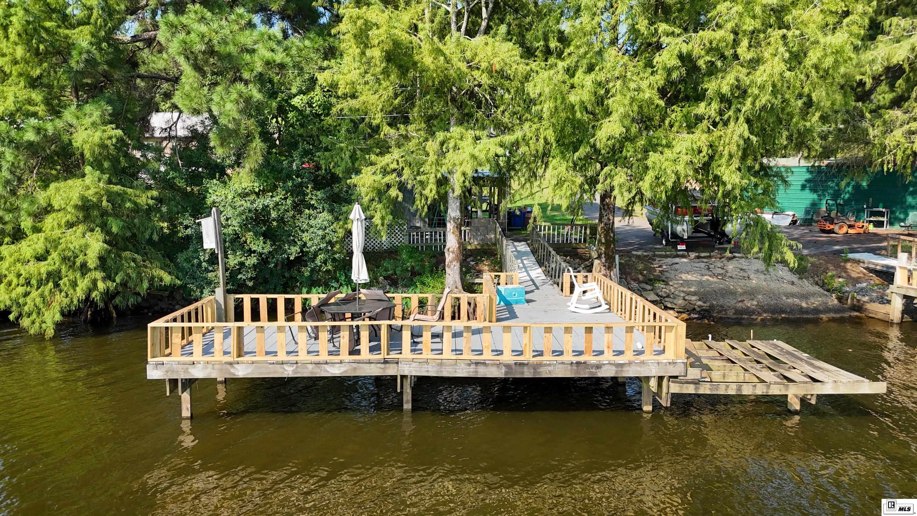 224 Pleasure Island Road