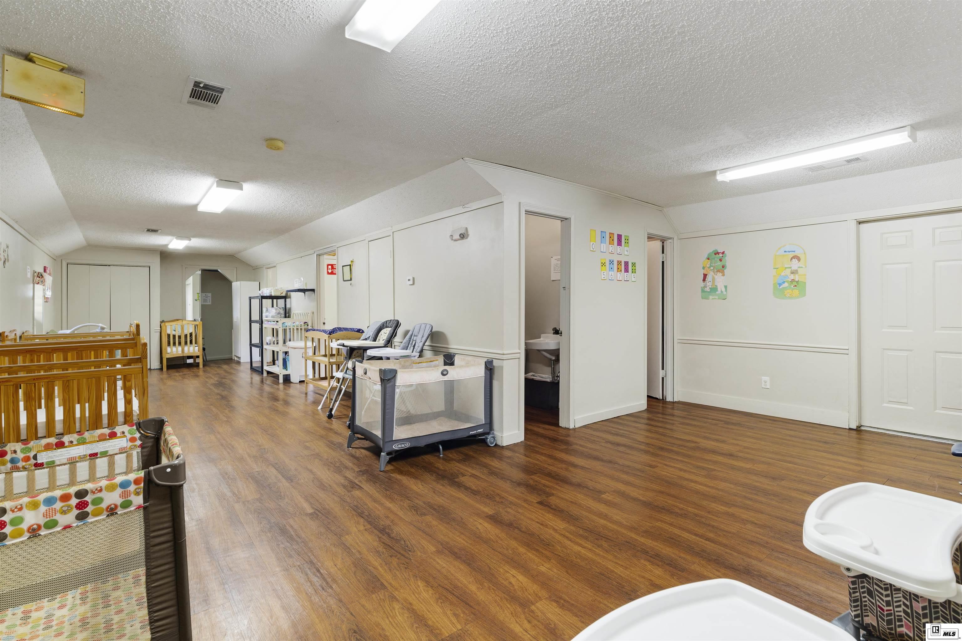5568 Highway 126