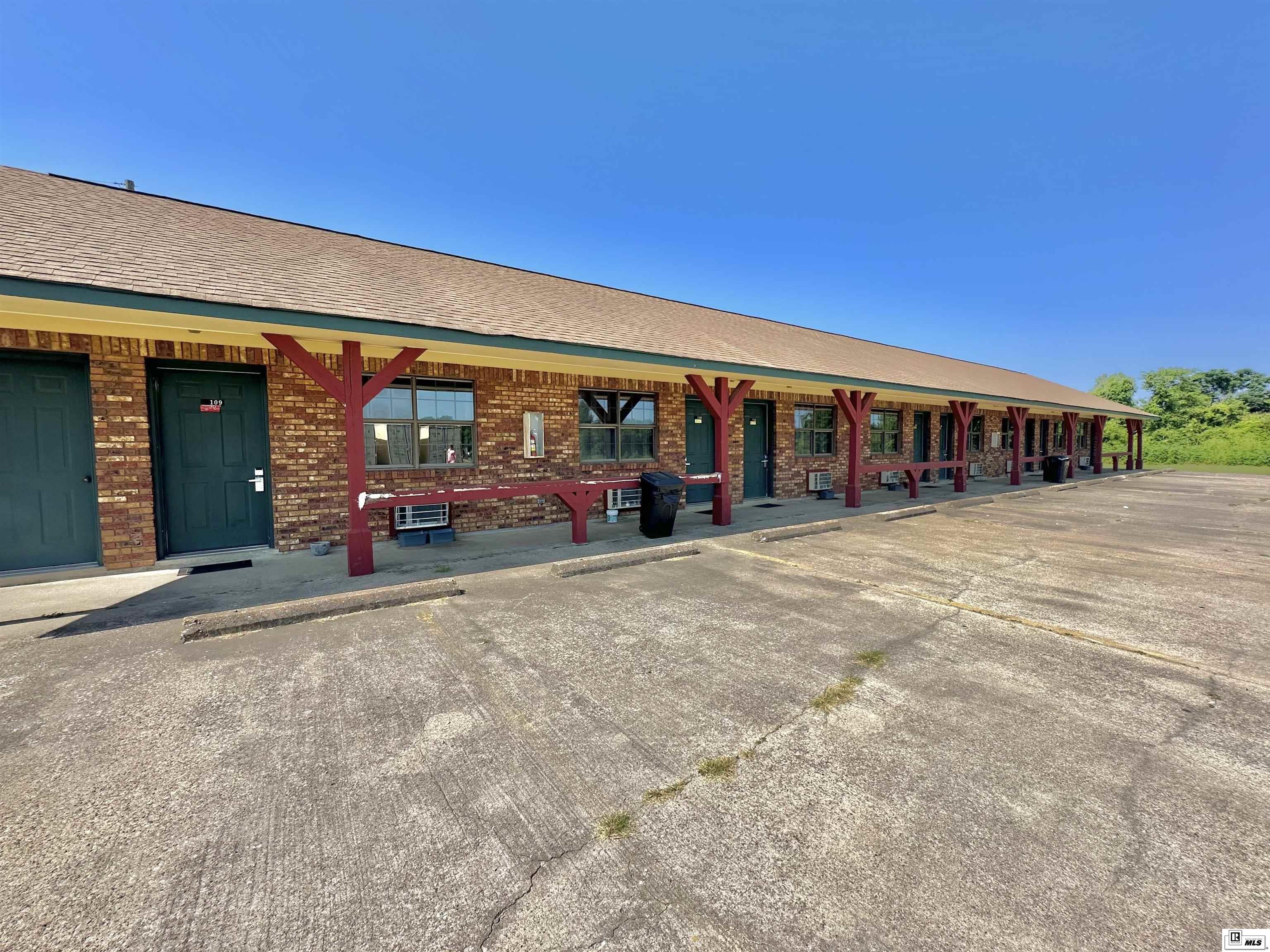 9634 Highway 65 S