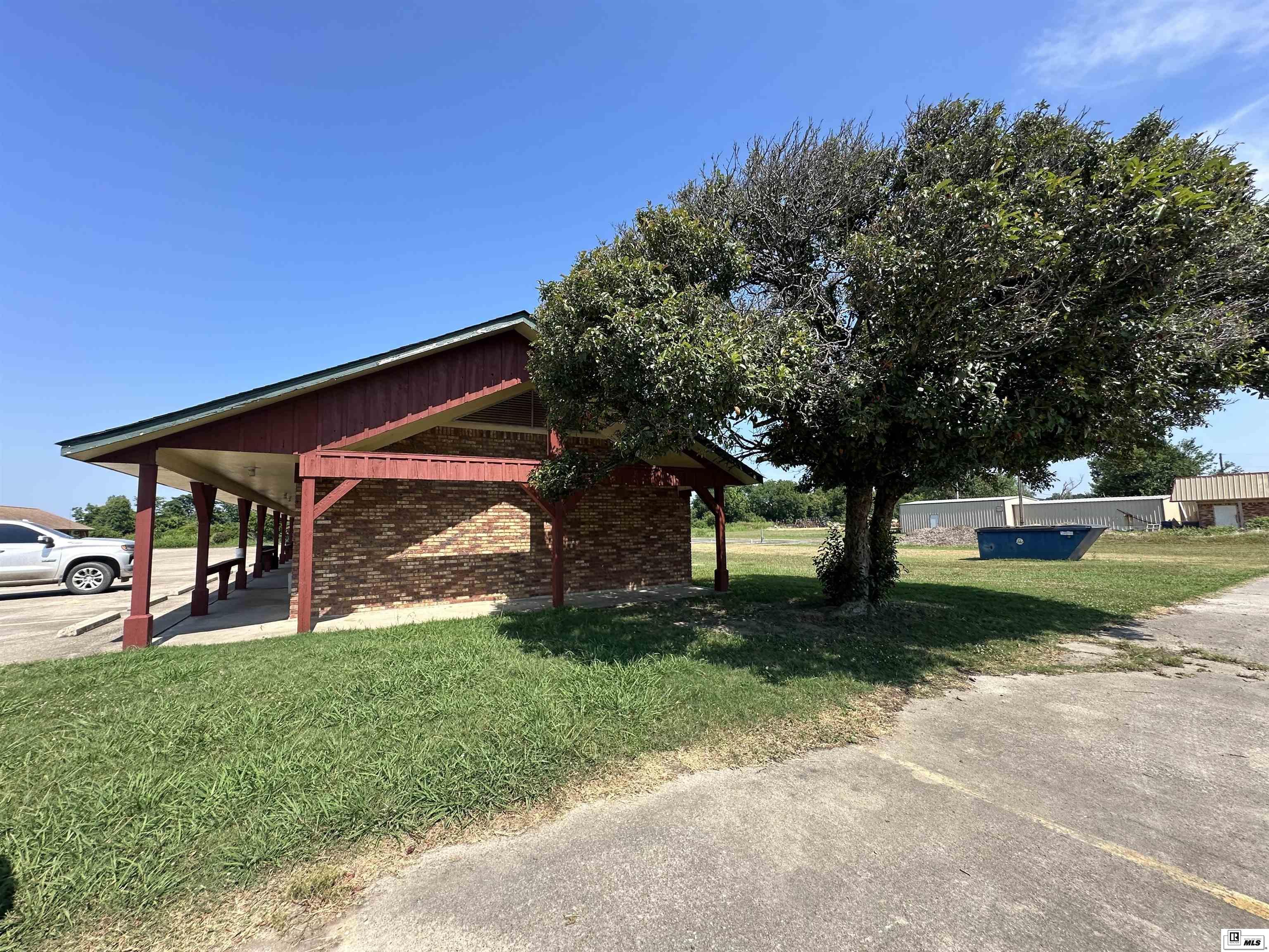 9634 Highway 65 S