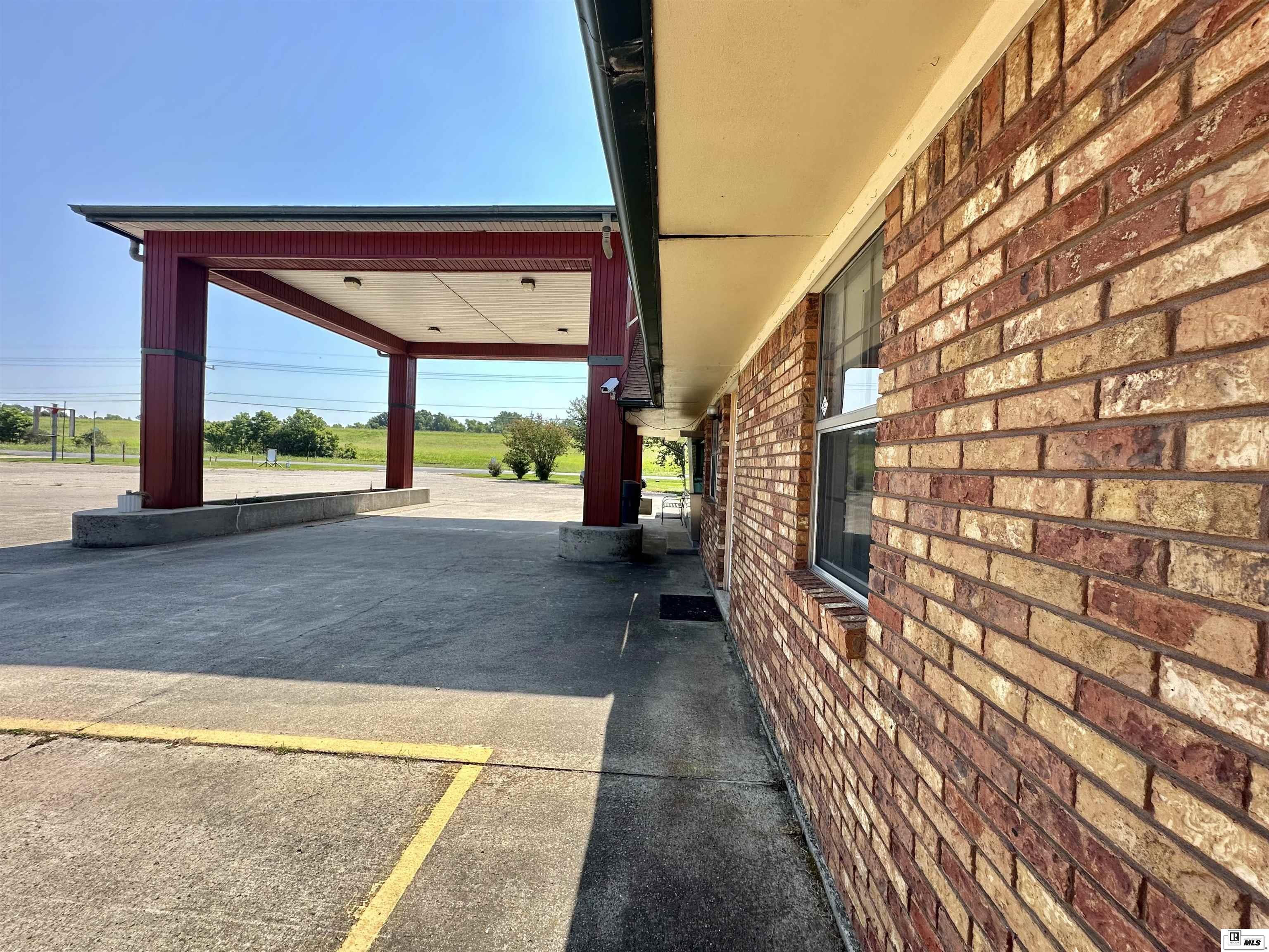 9634 Highway 65 S