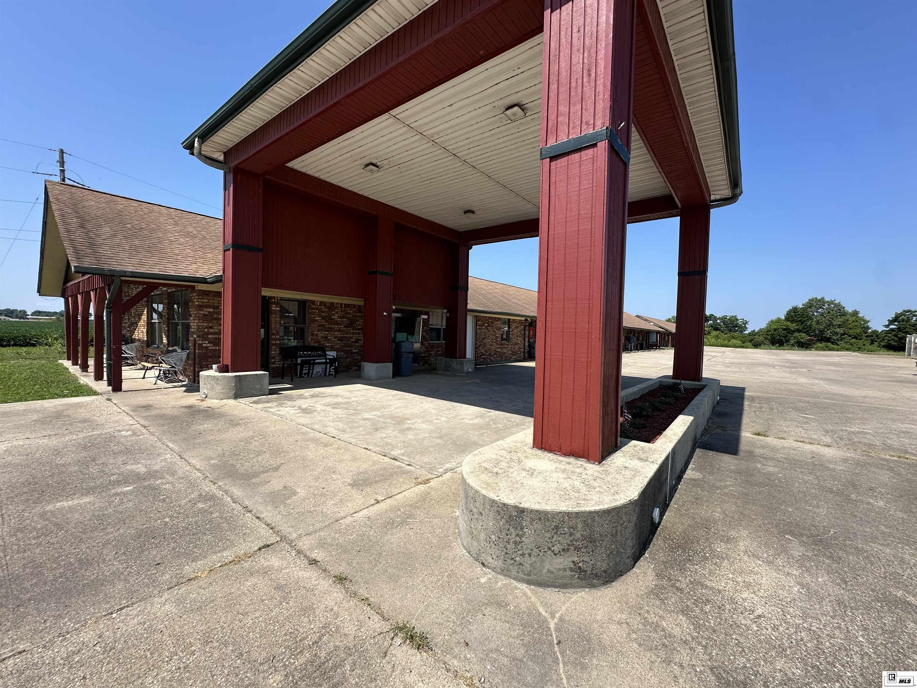 9634 Highway 65 S