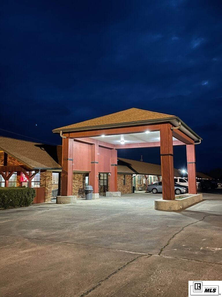 9634 Highway 65 S