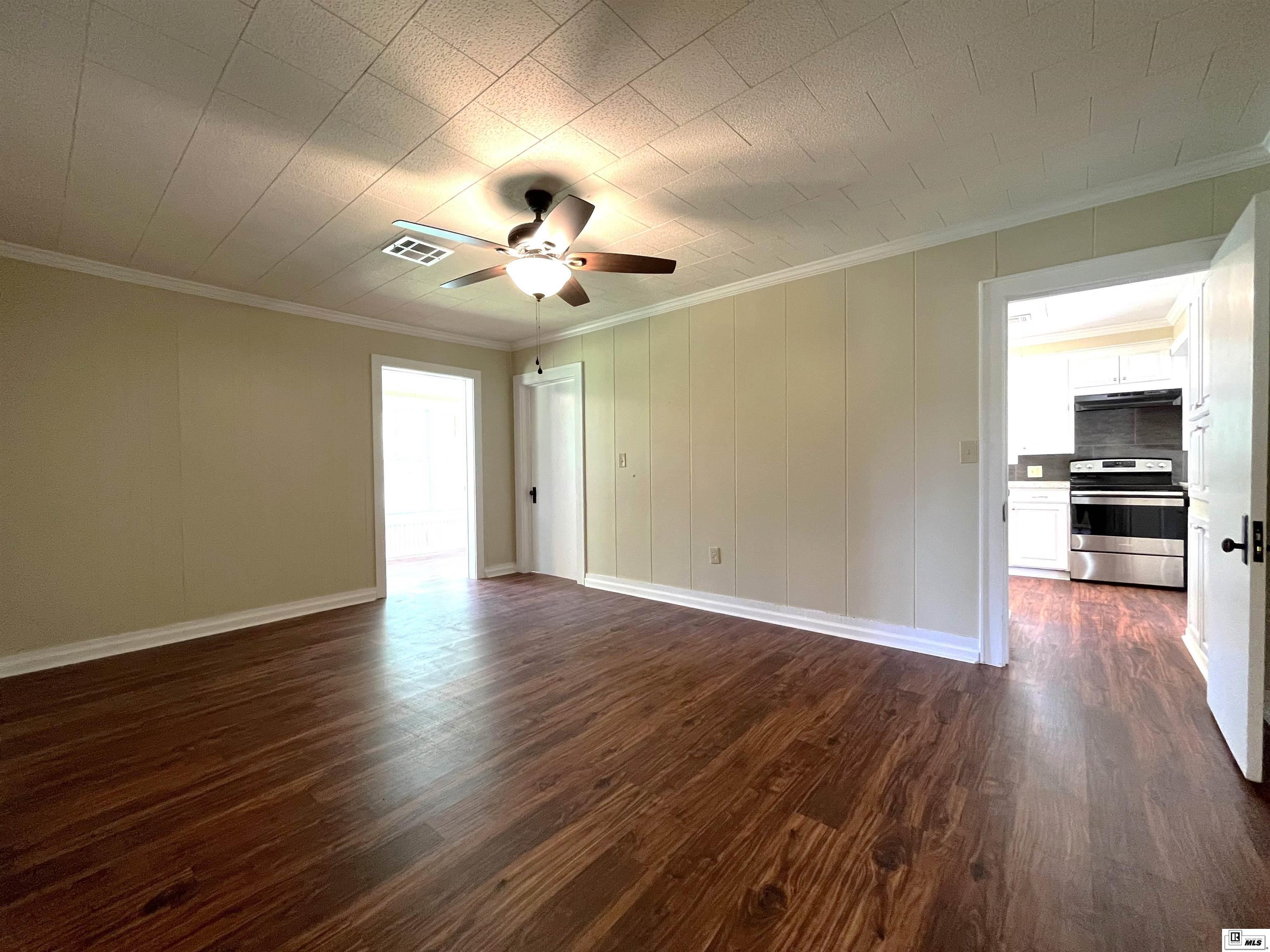 8957 Highway 165