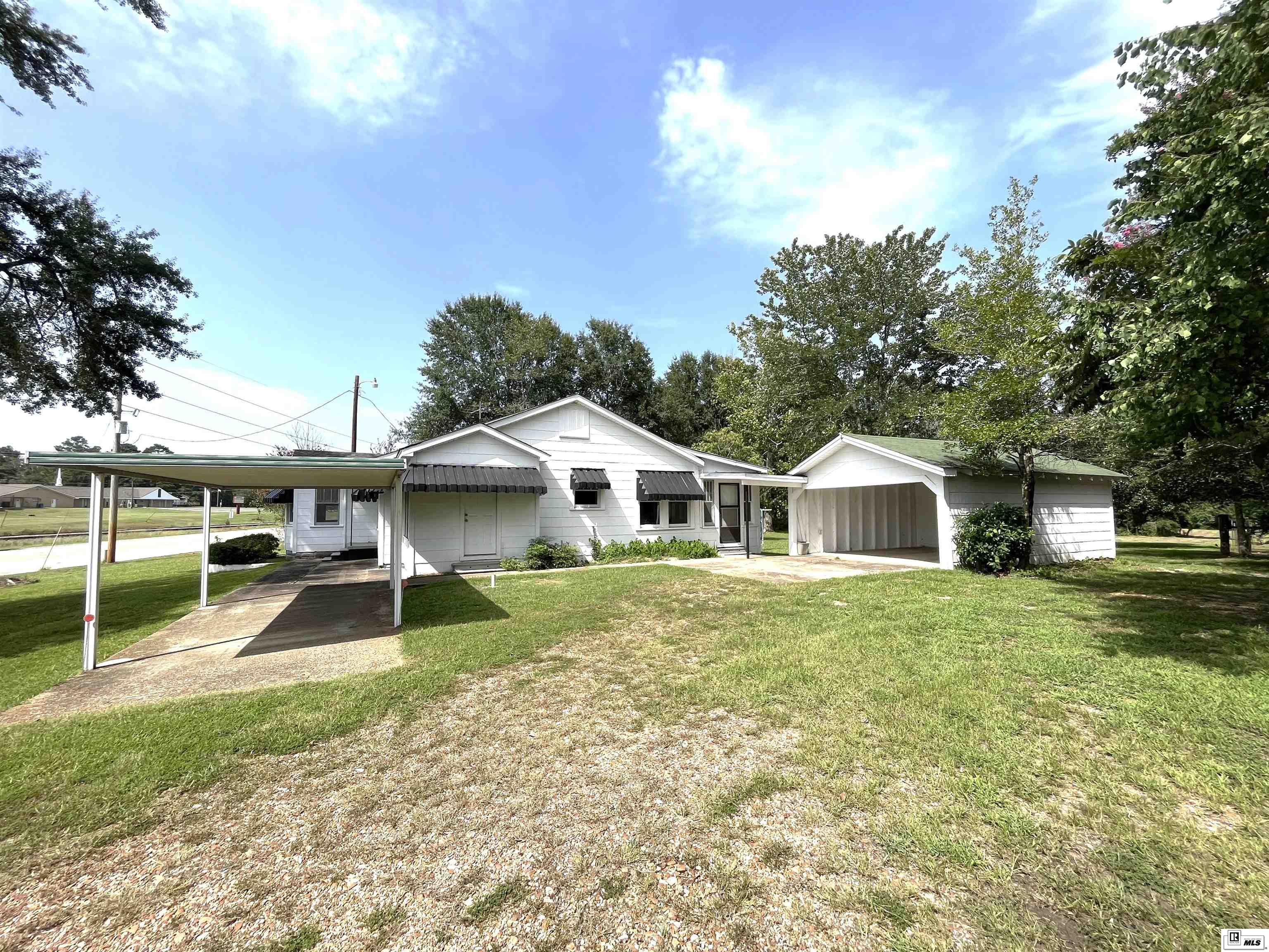 8957 Highway 165