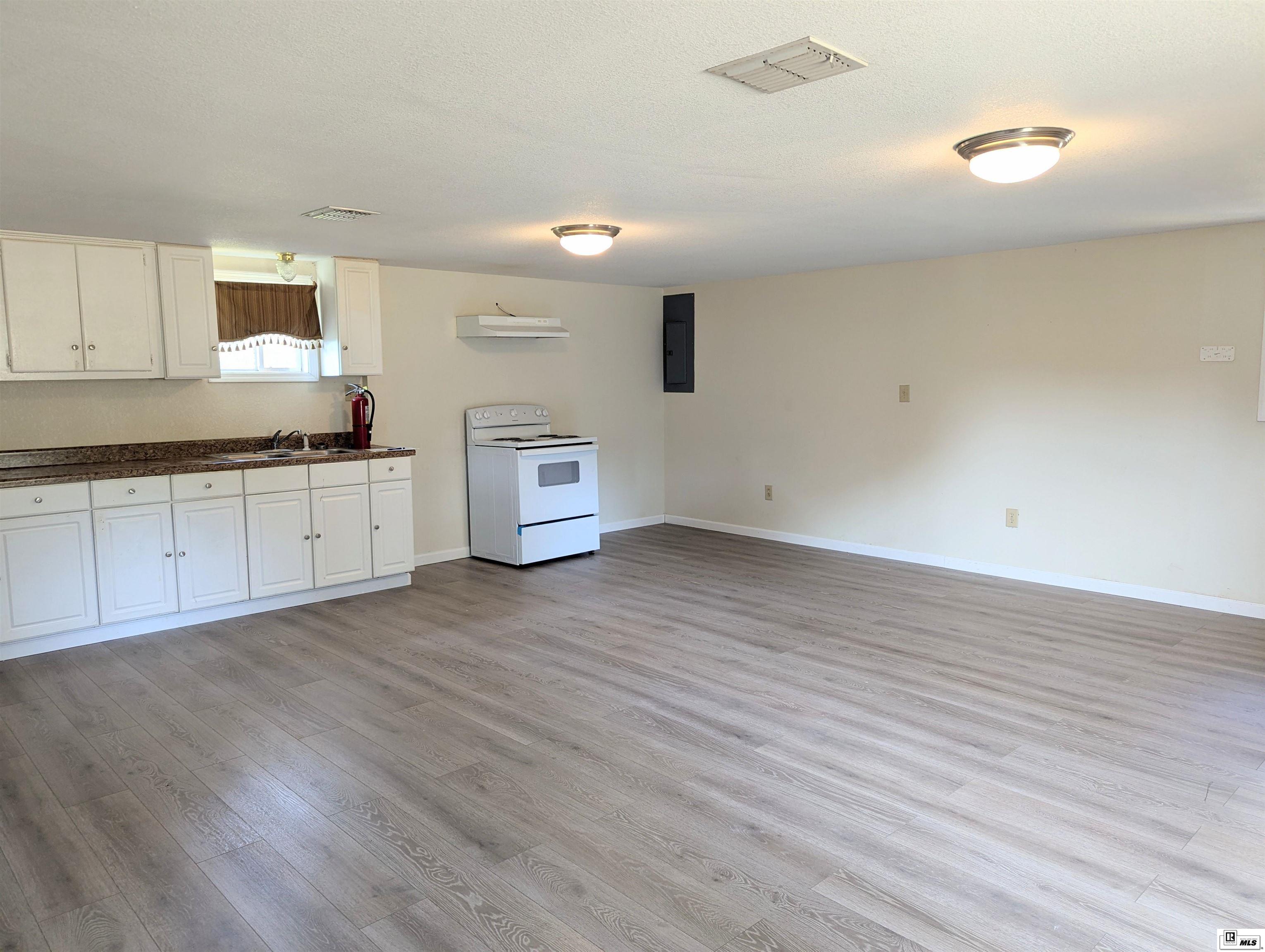 3587 Highway 2 Alt