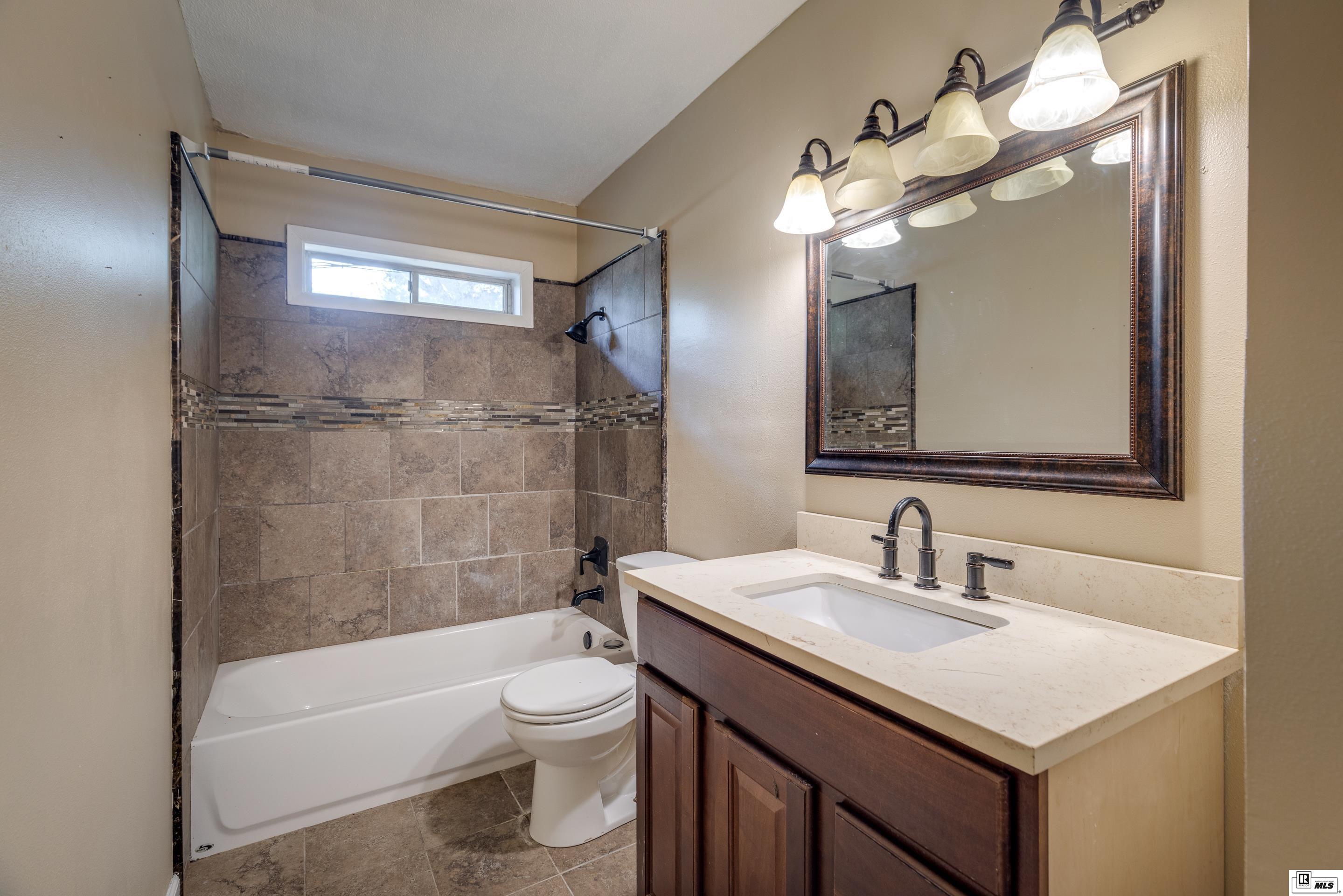 25 Elmwood Drive