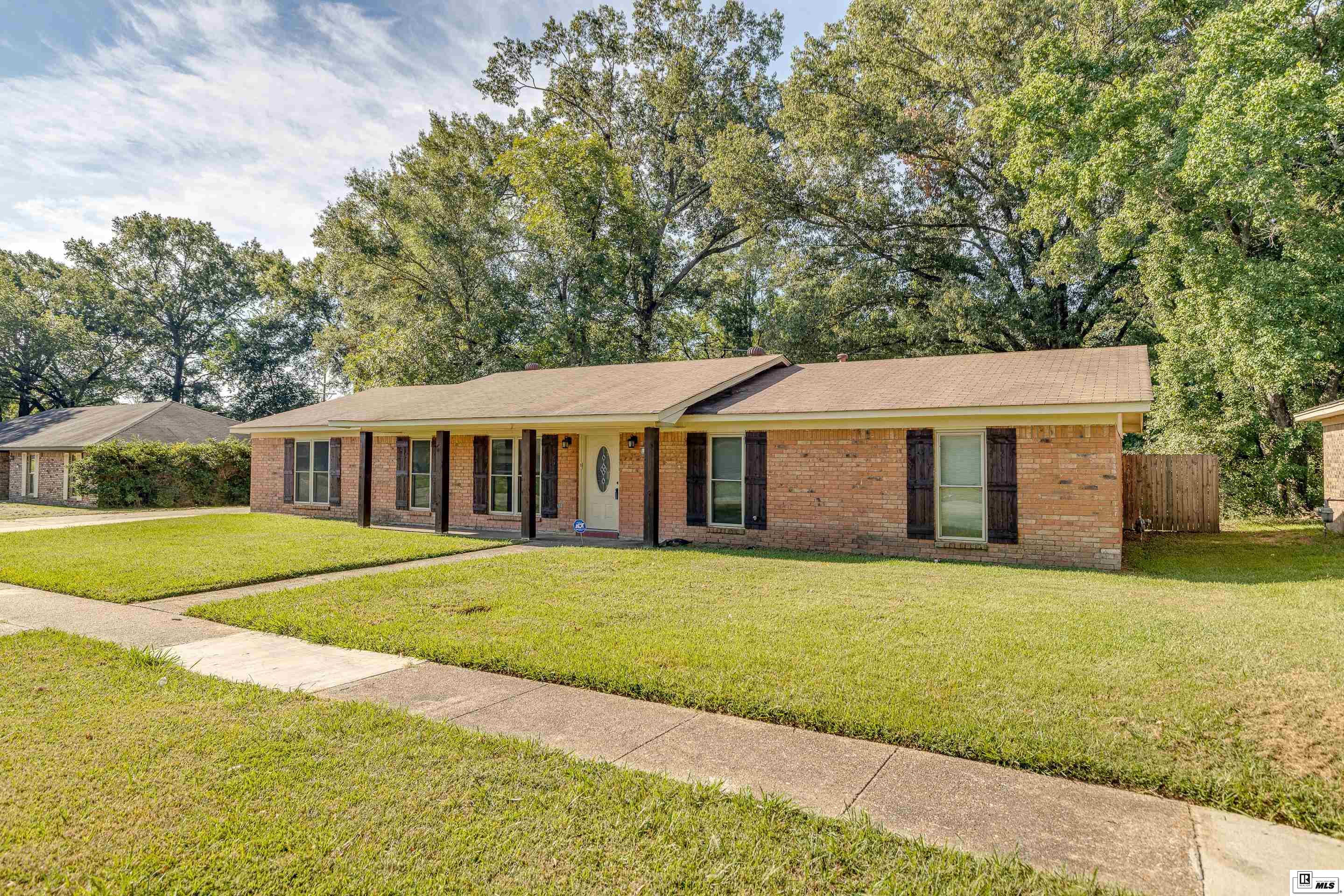 25 Elmwood Drive