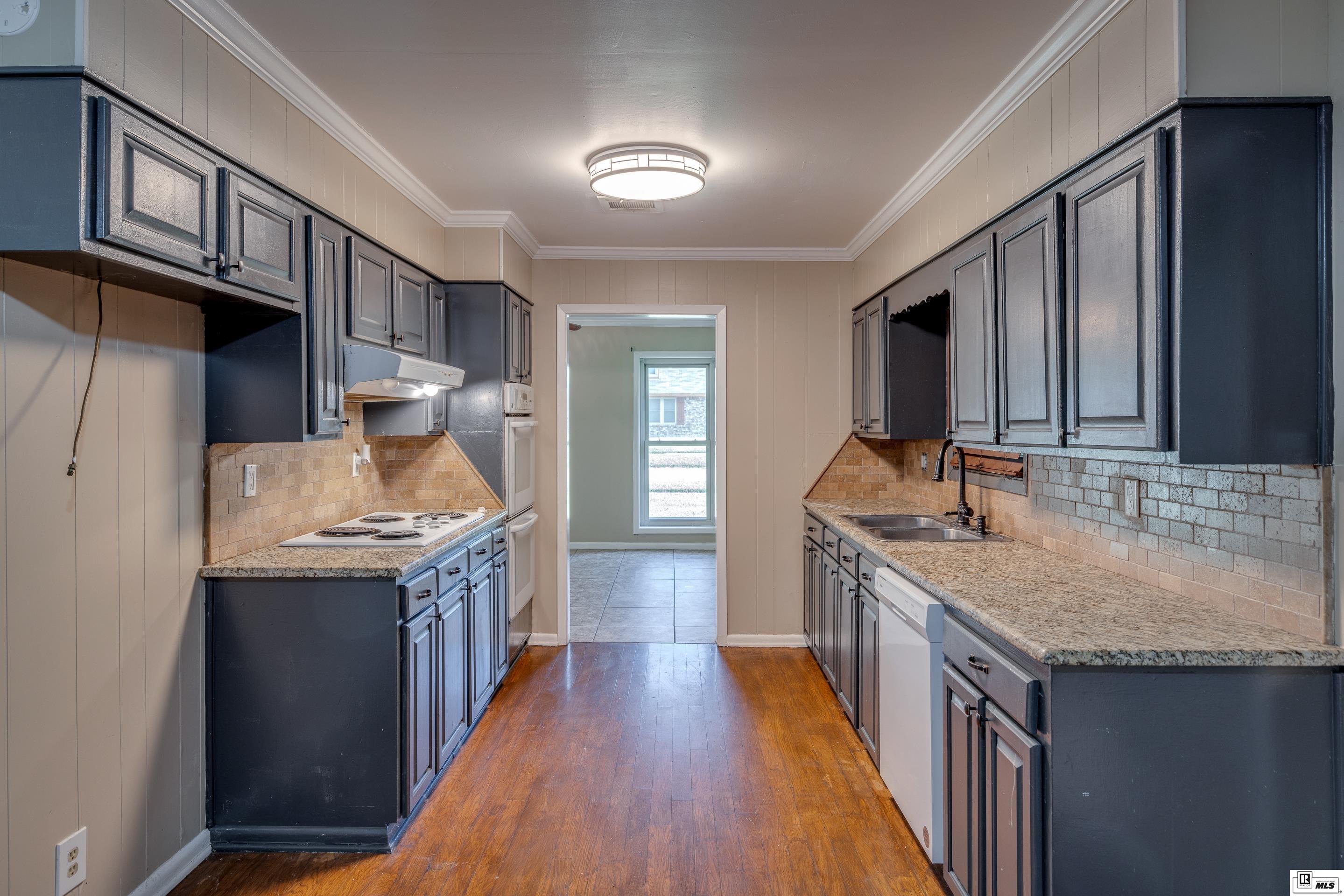 25 Elmwood Drive