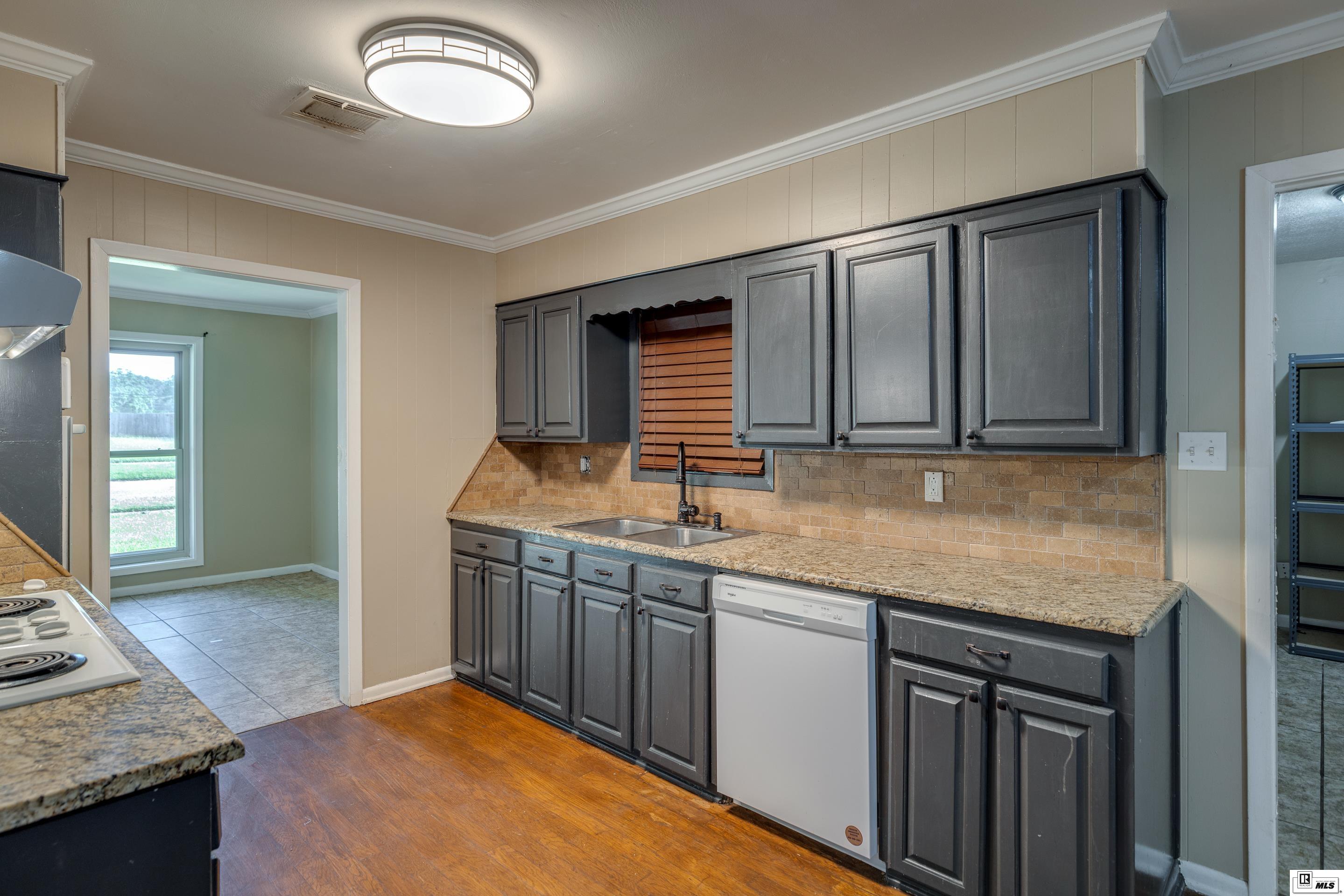 25 Elmwood Drive