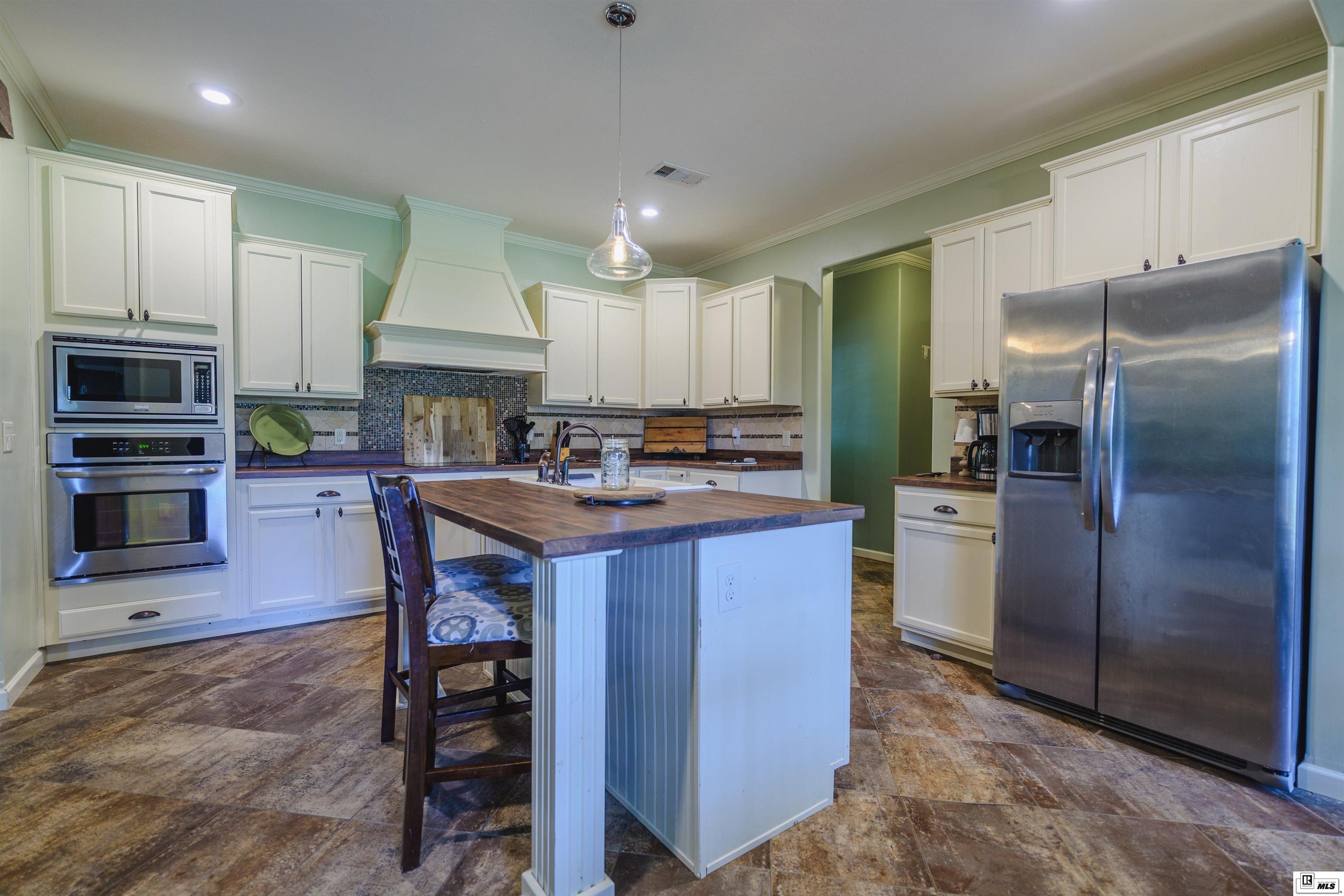586 Fair Road