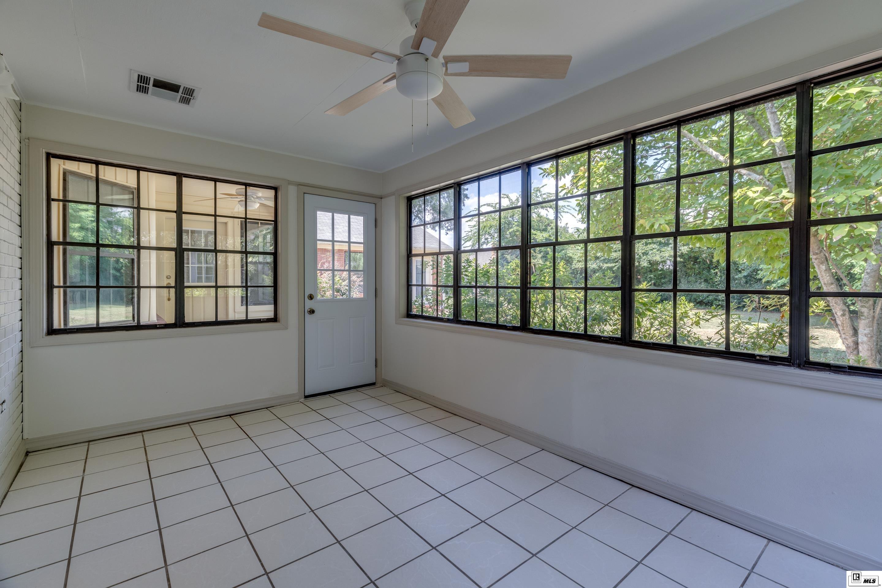 2809 River Oaks Drive