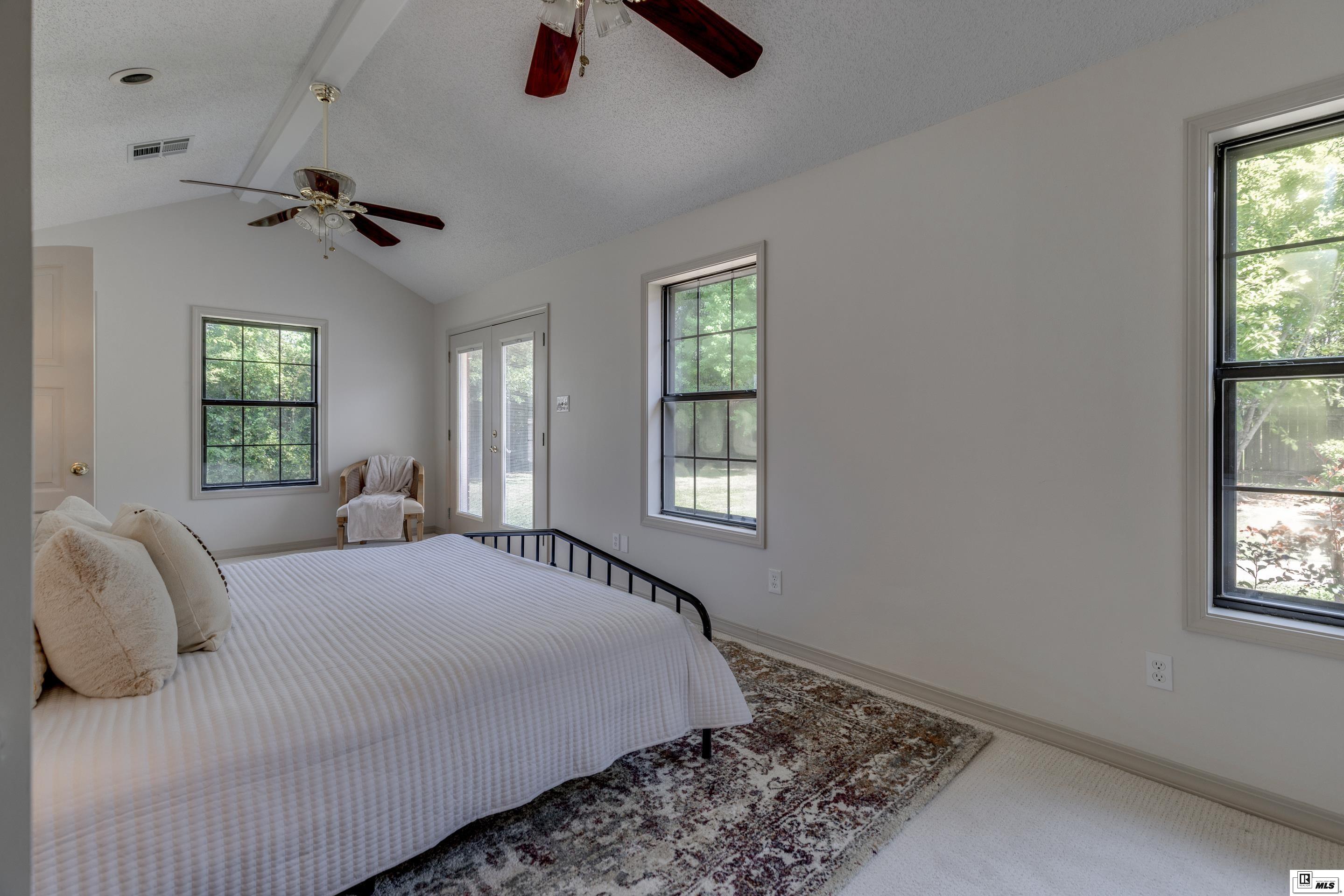 2809 River Oaks Drive