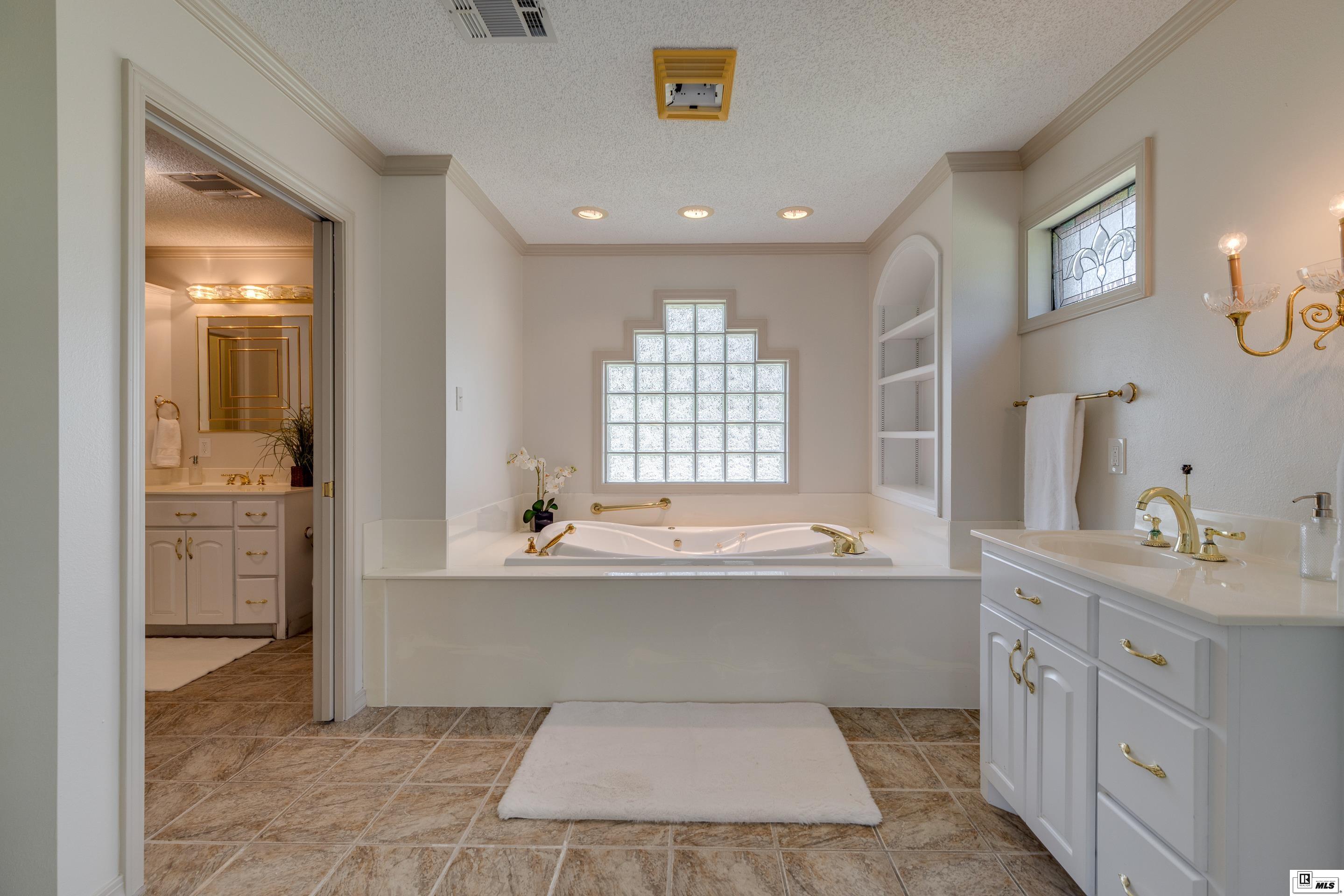 2809 River Oaks Drive