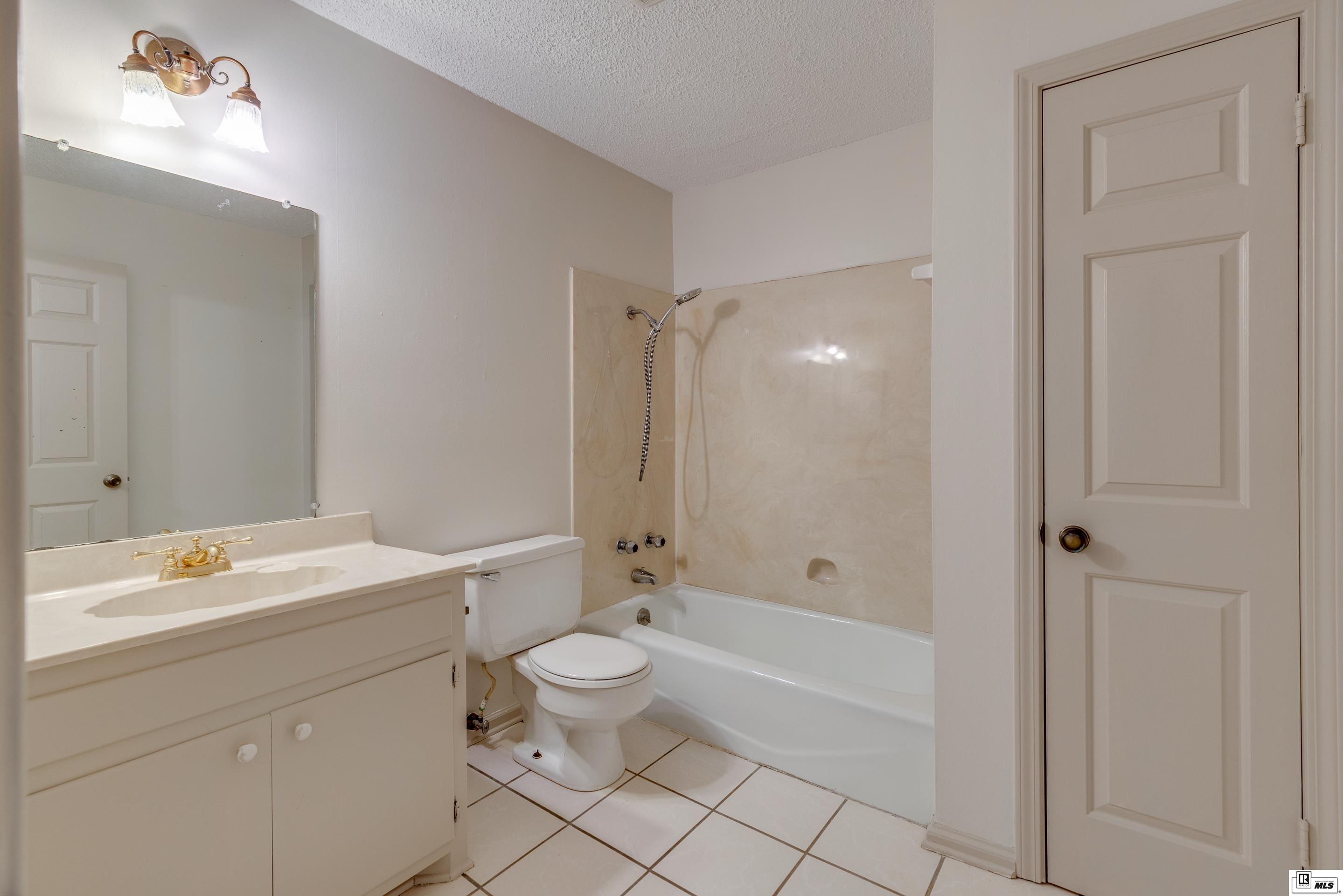 2809 River Oaks Drive