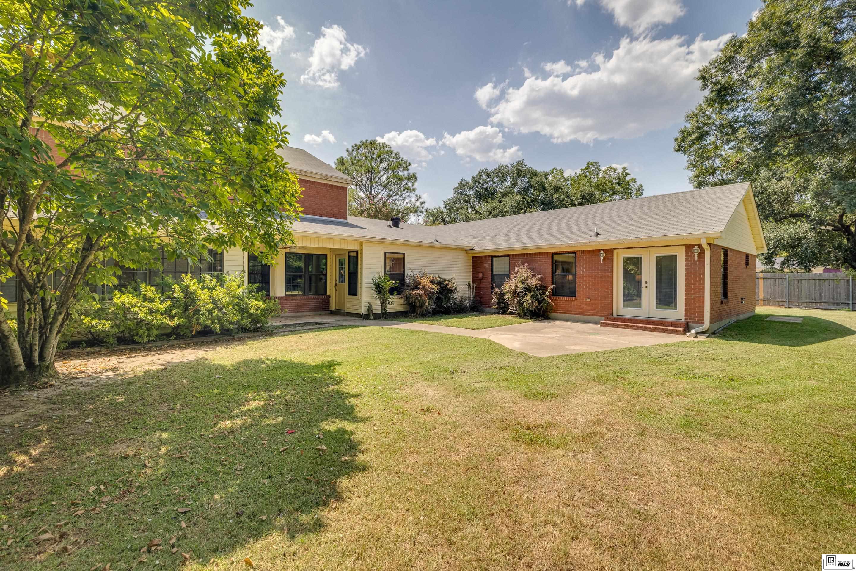 2809 River Oaks Drive