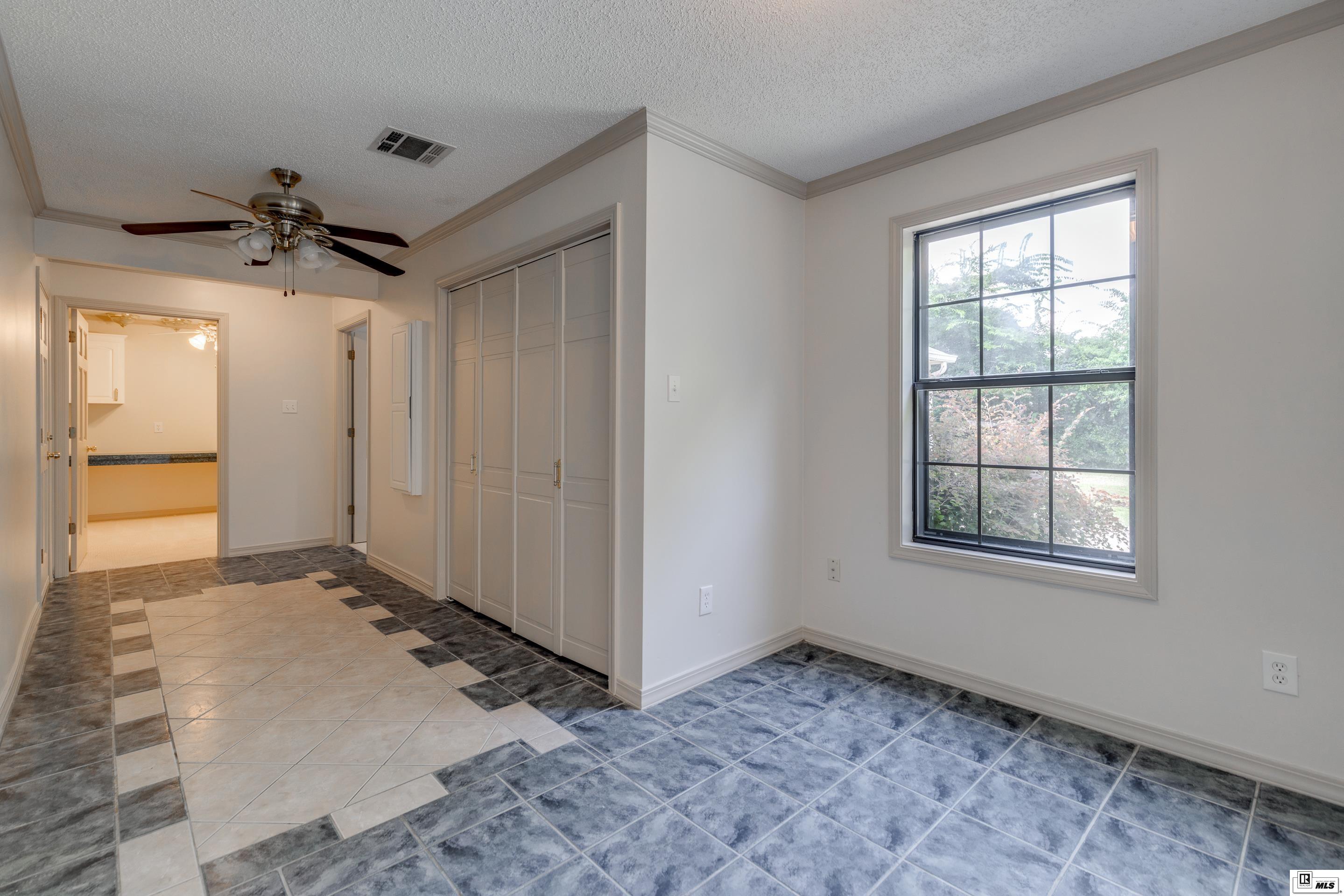 2809 River Oaks Drive