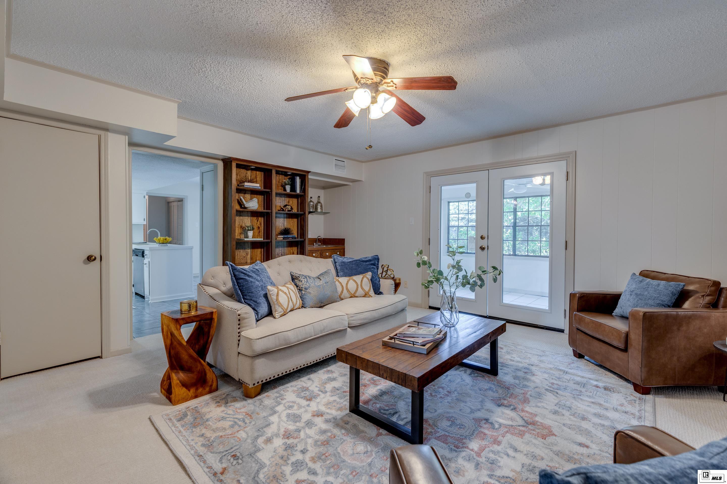 2809 River Oaks Drive