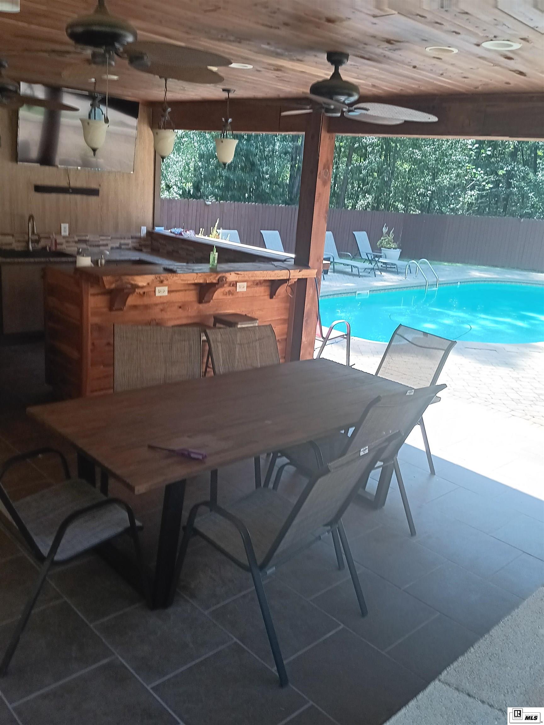 132 Creekside Drive