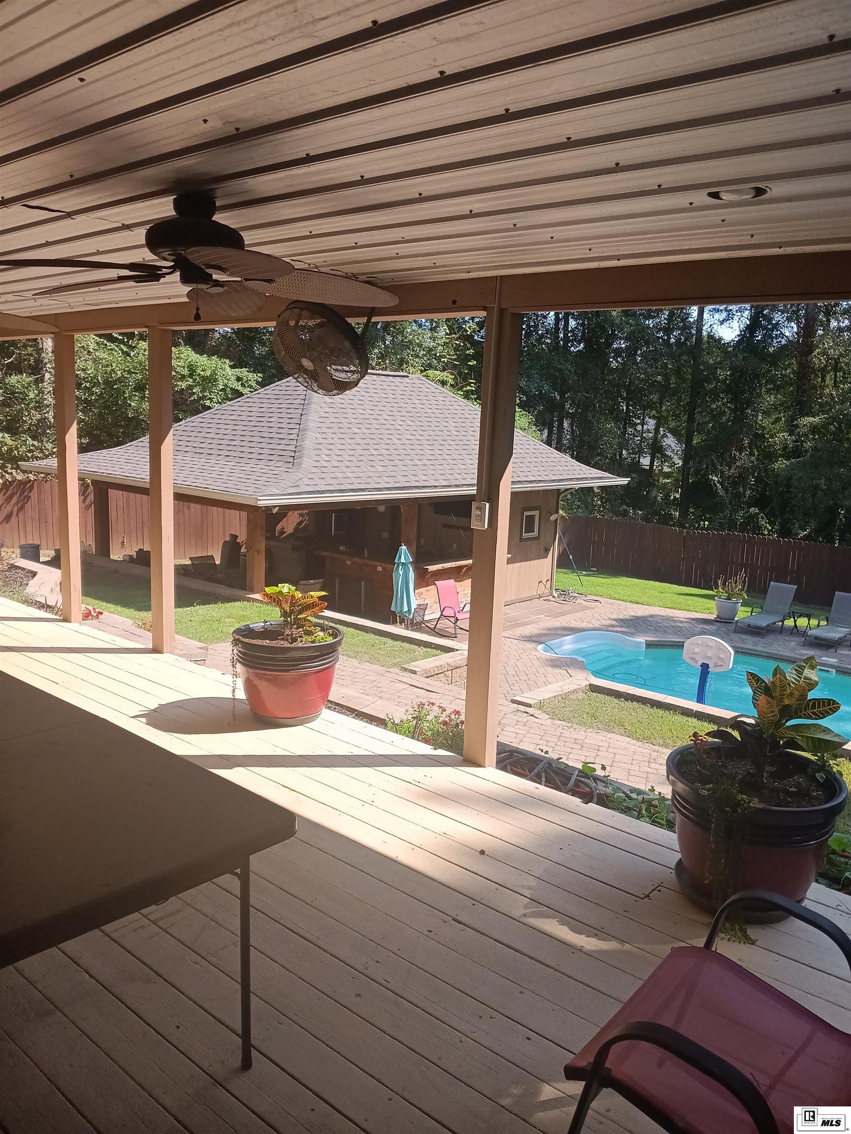 132 Creekside Drive