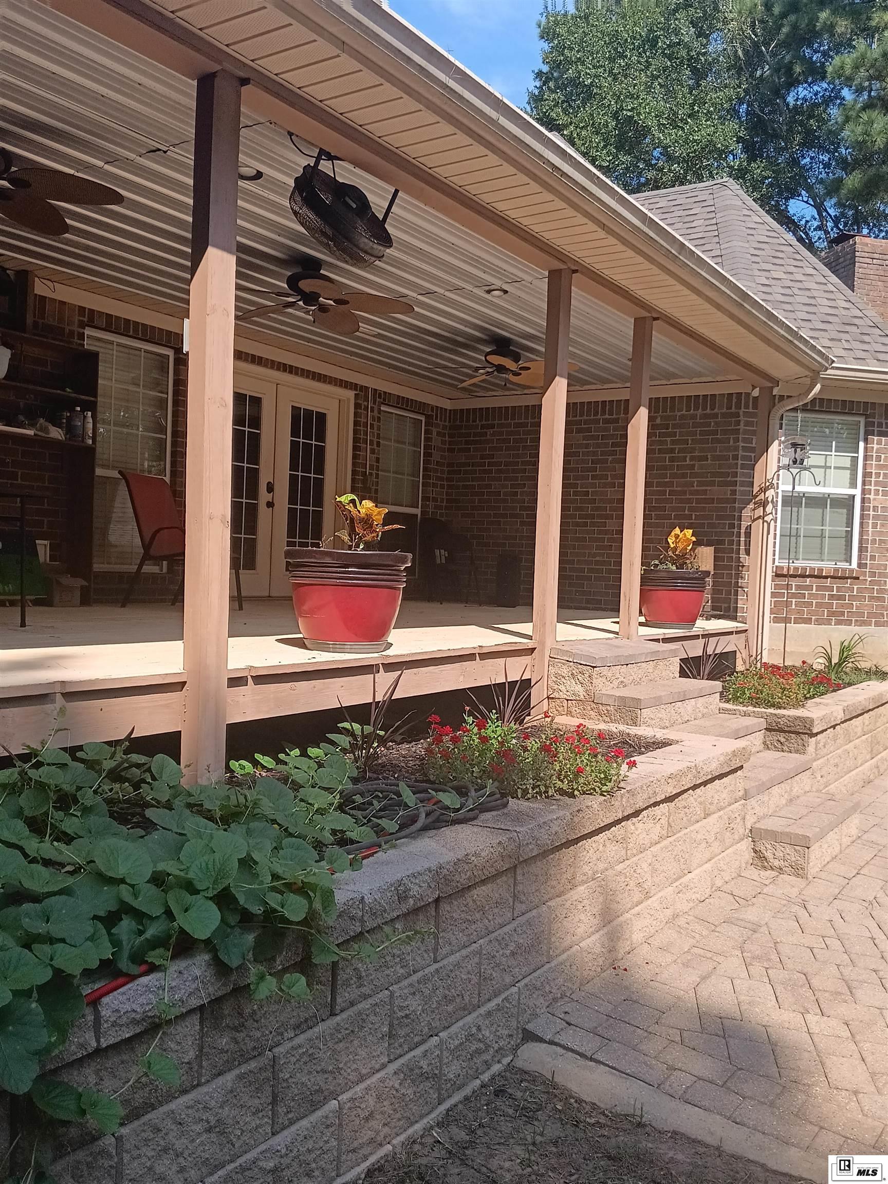 132 Creekside Drive
