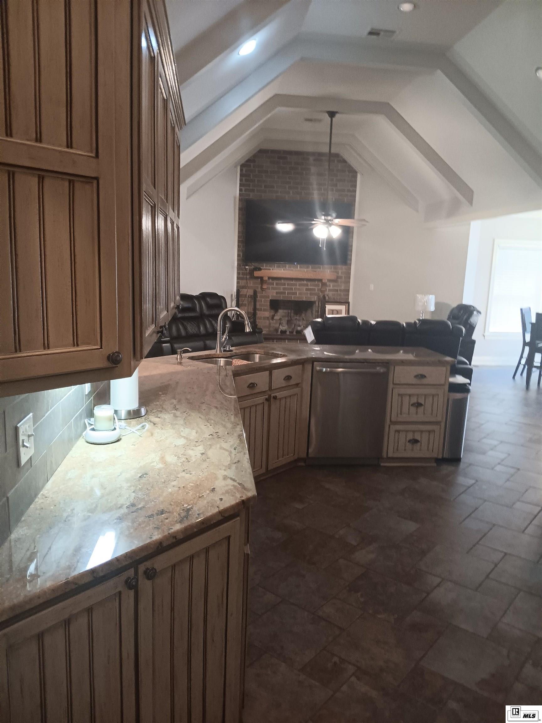 132 Creekside Drive