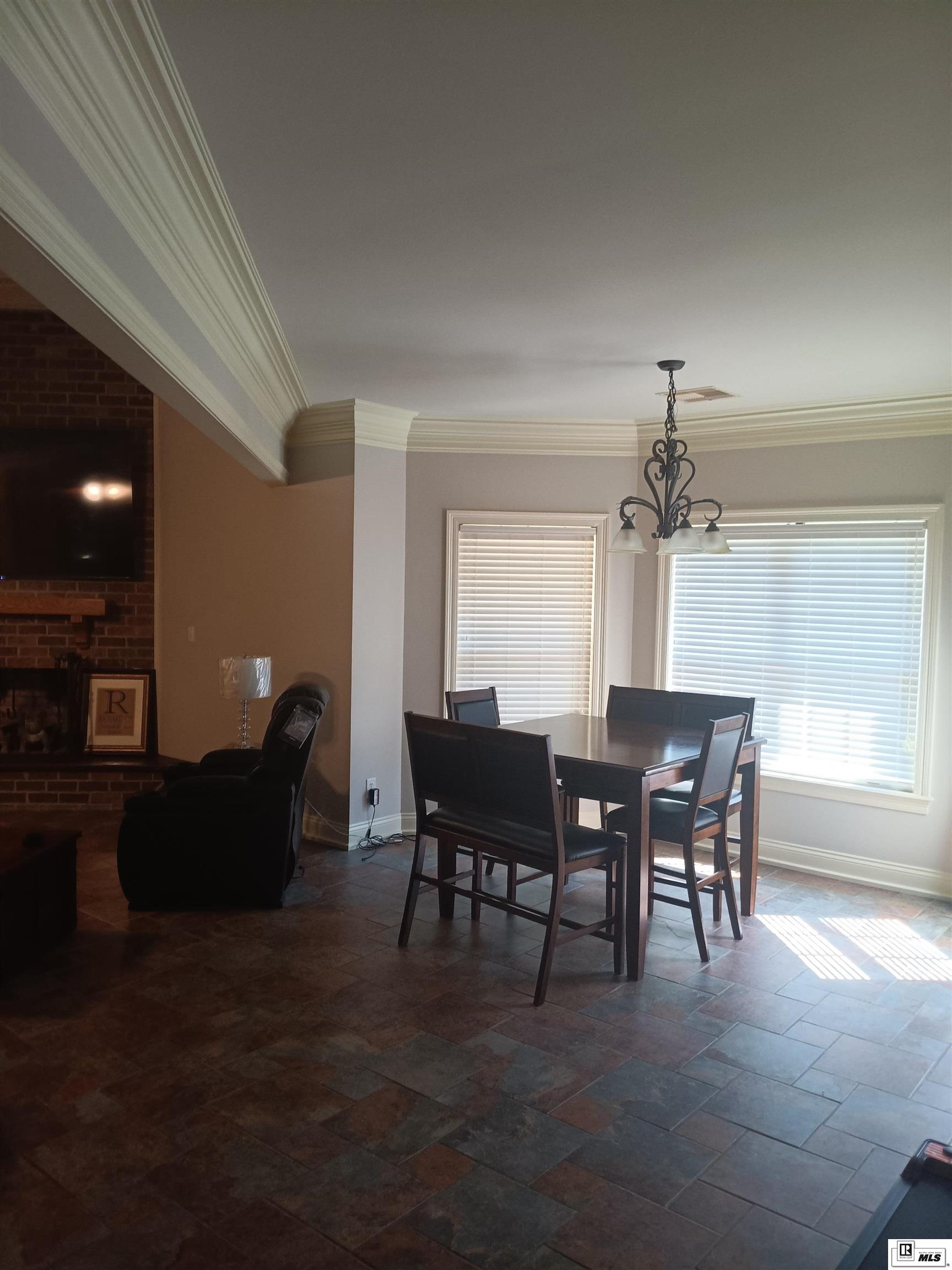 132 Creekside Drive