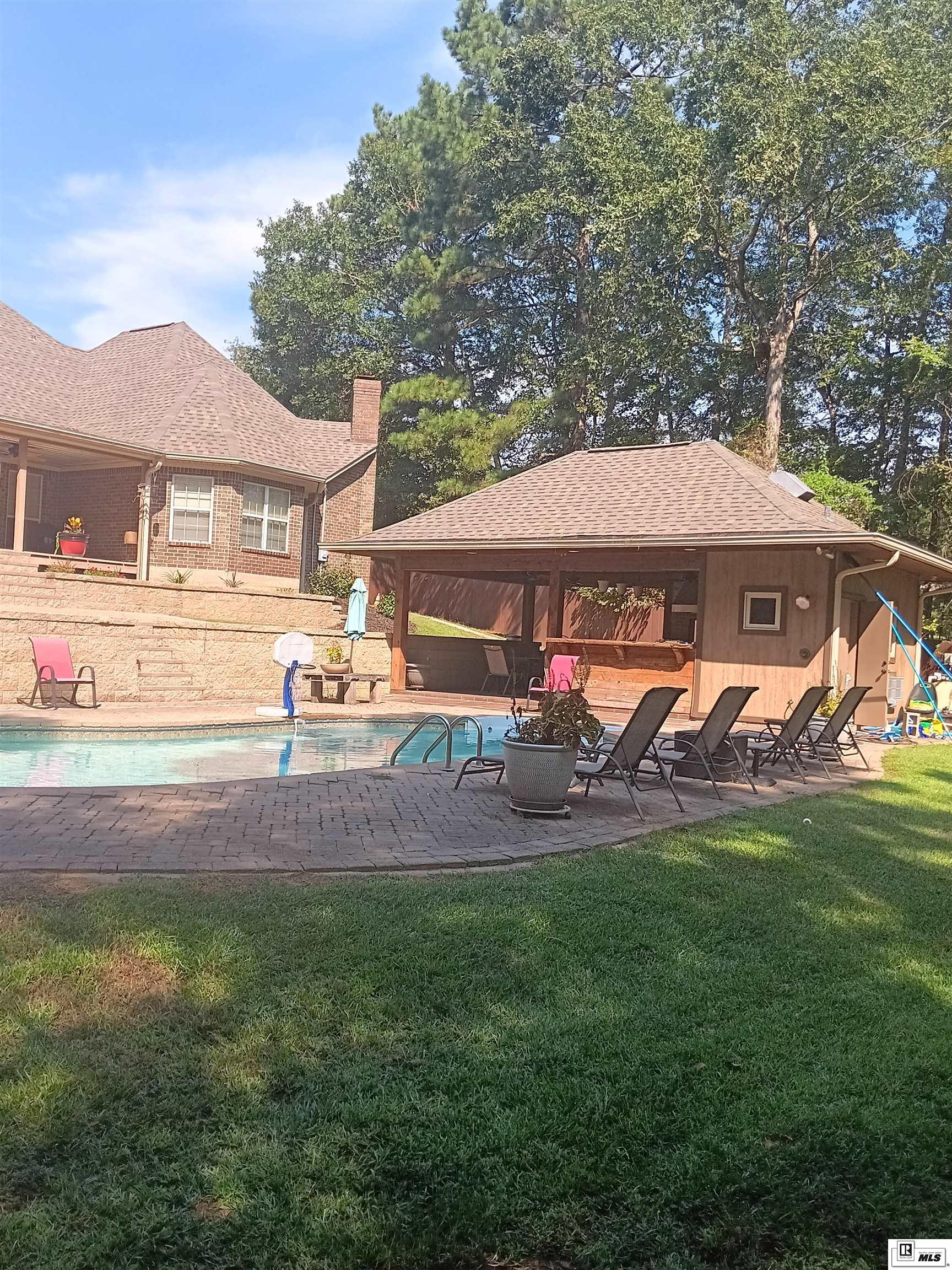 132 Creekside Drive