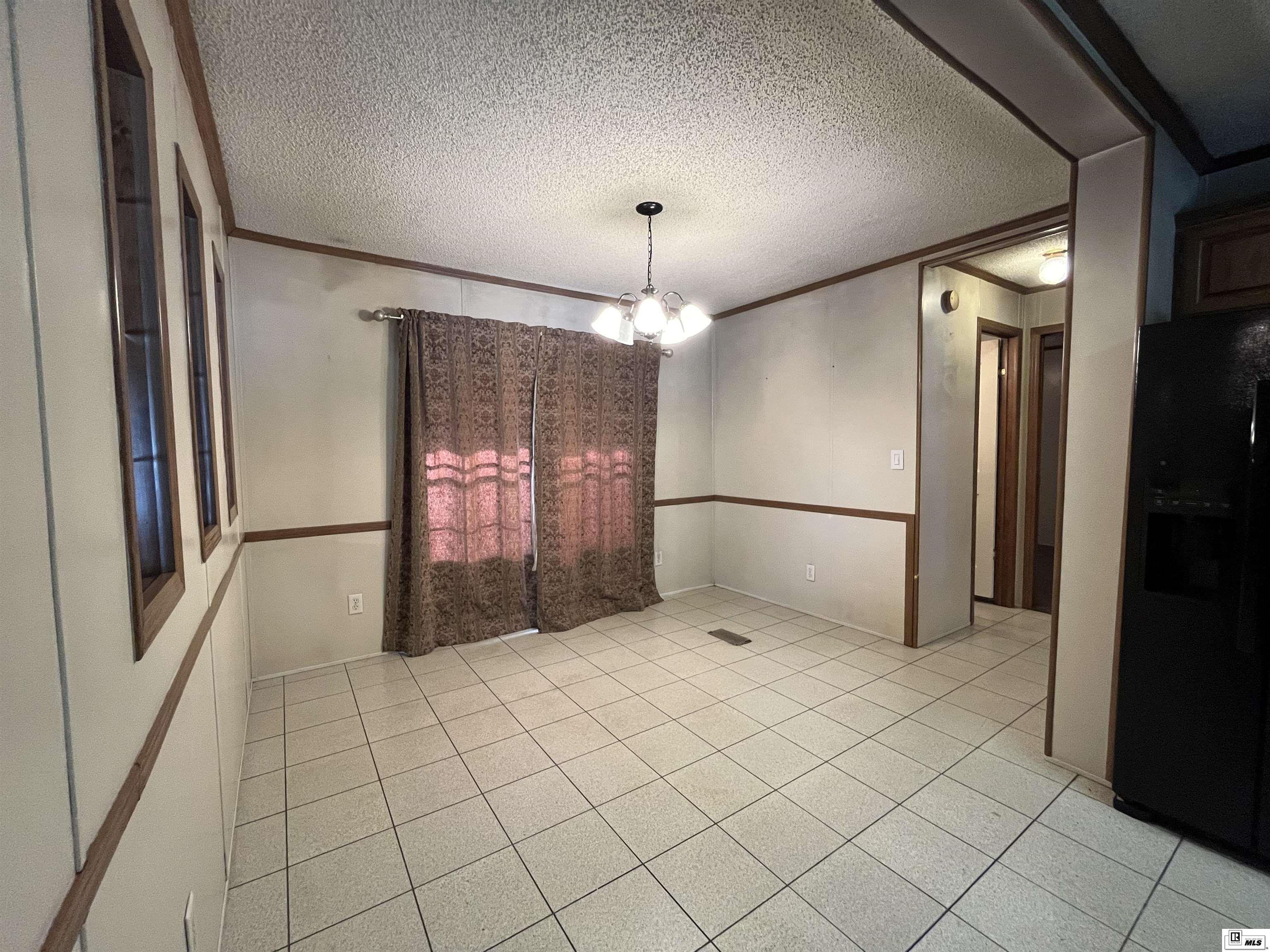 155 Twin Oaks Lane
