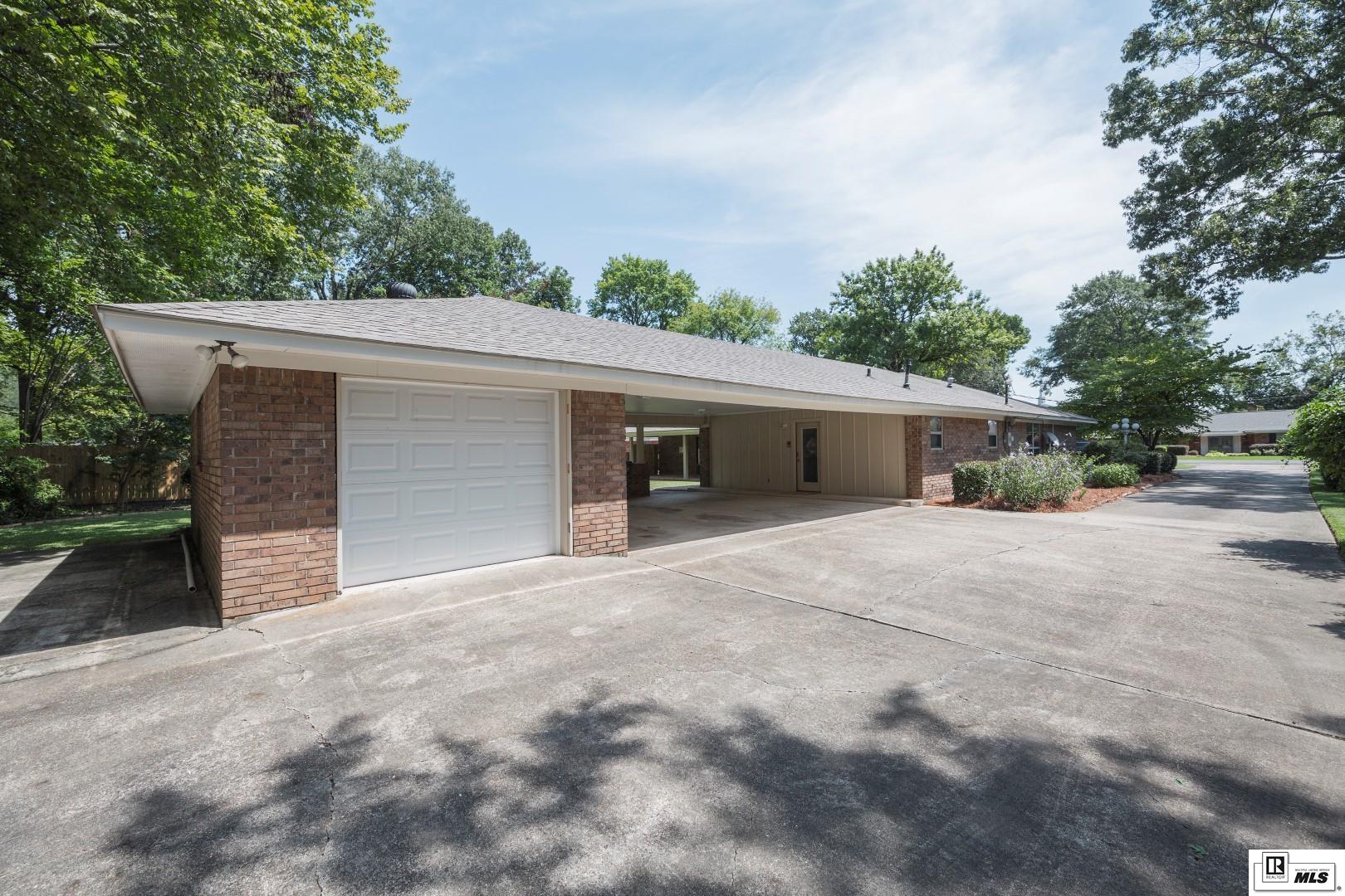 2105 Oakmont Street