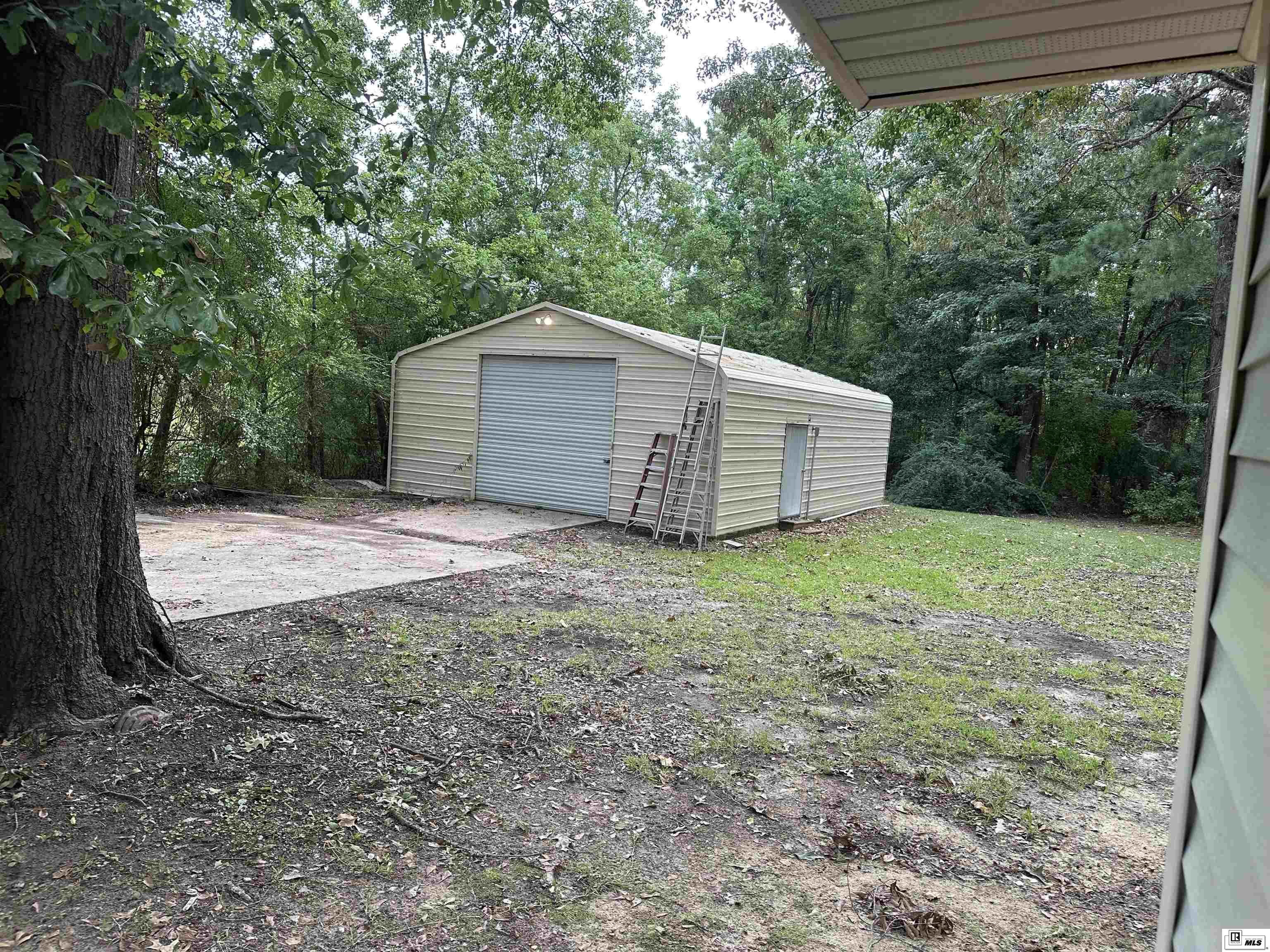 333 Iris Street