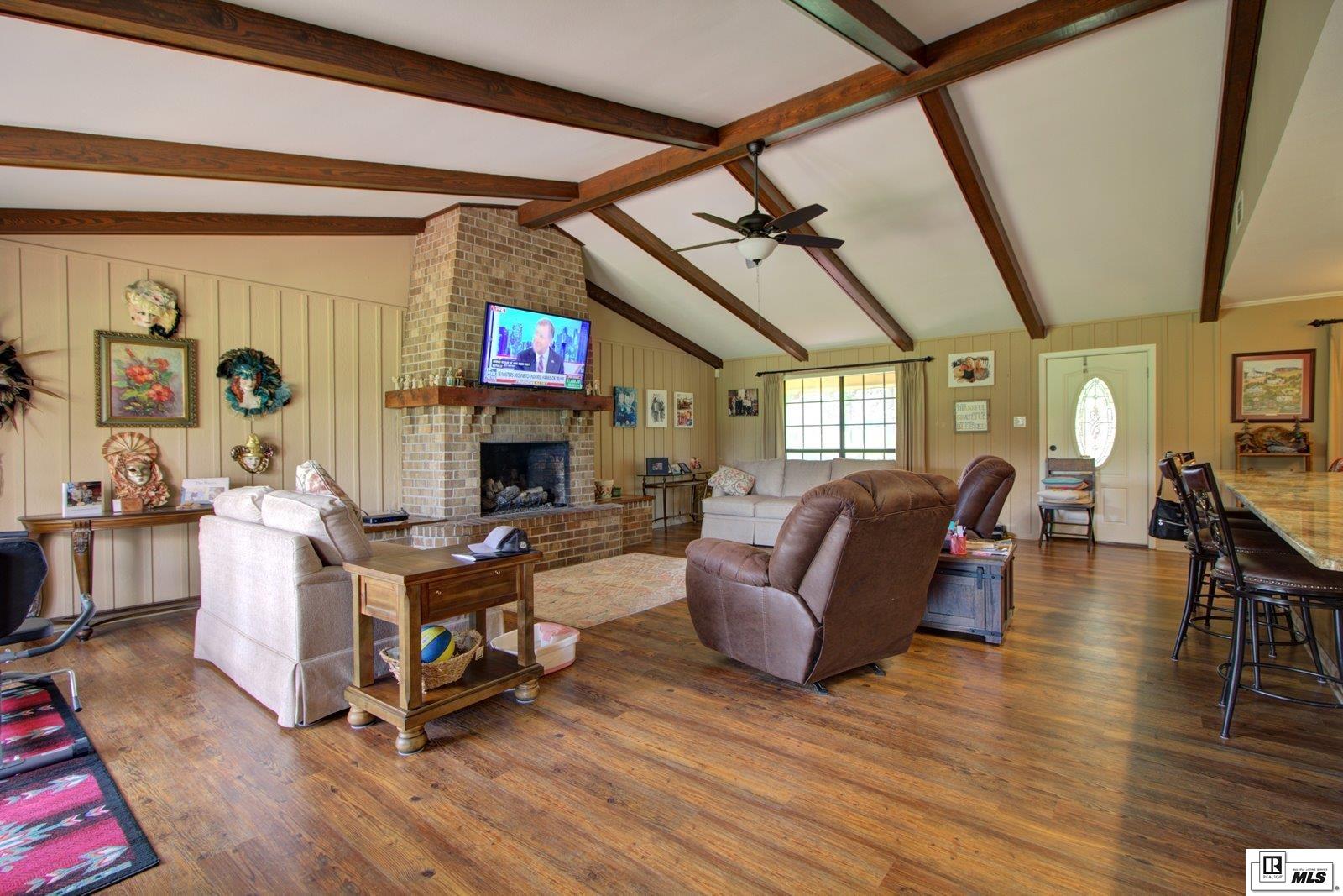 11385 Highway 15