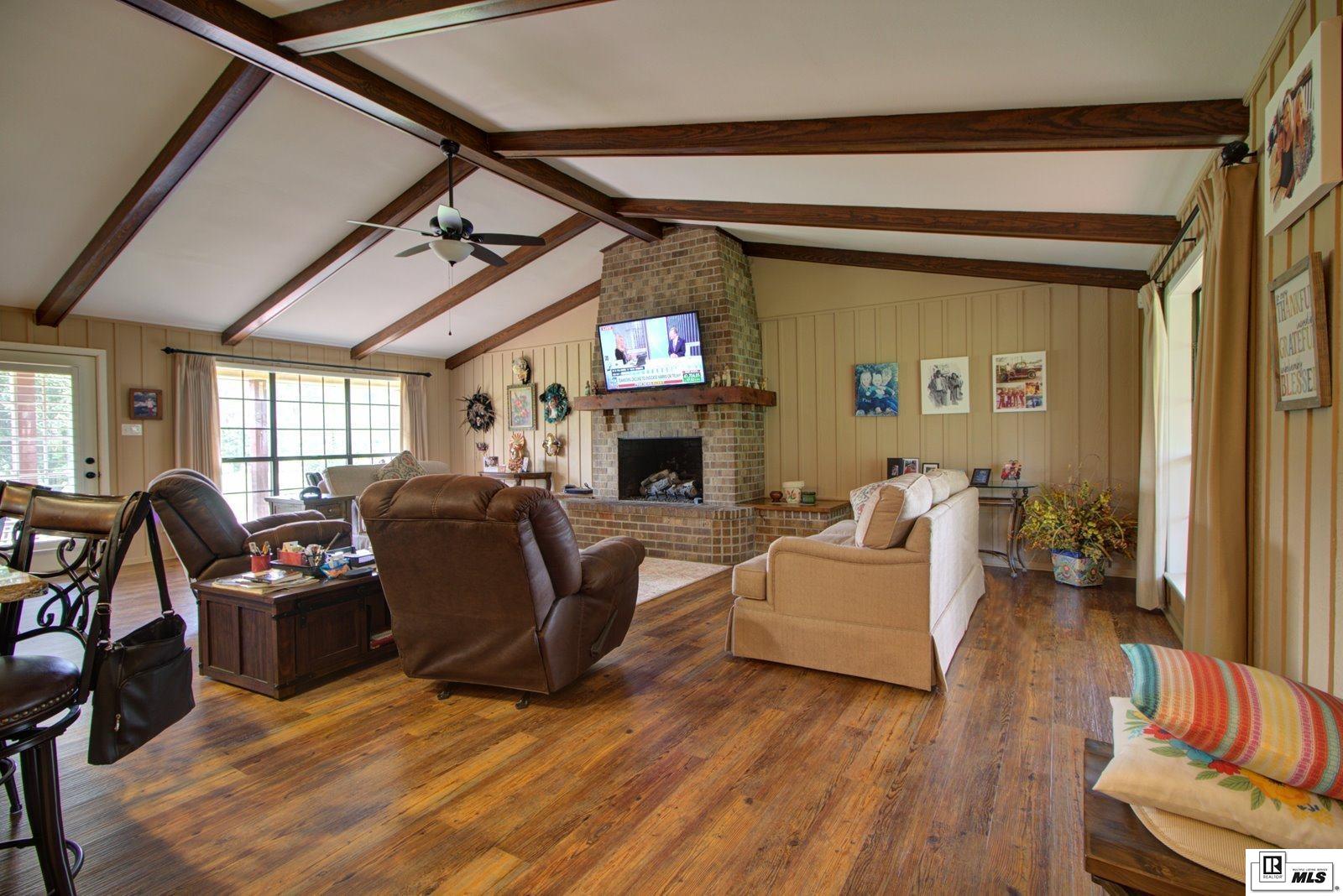 11385 Highway 15