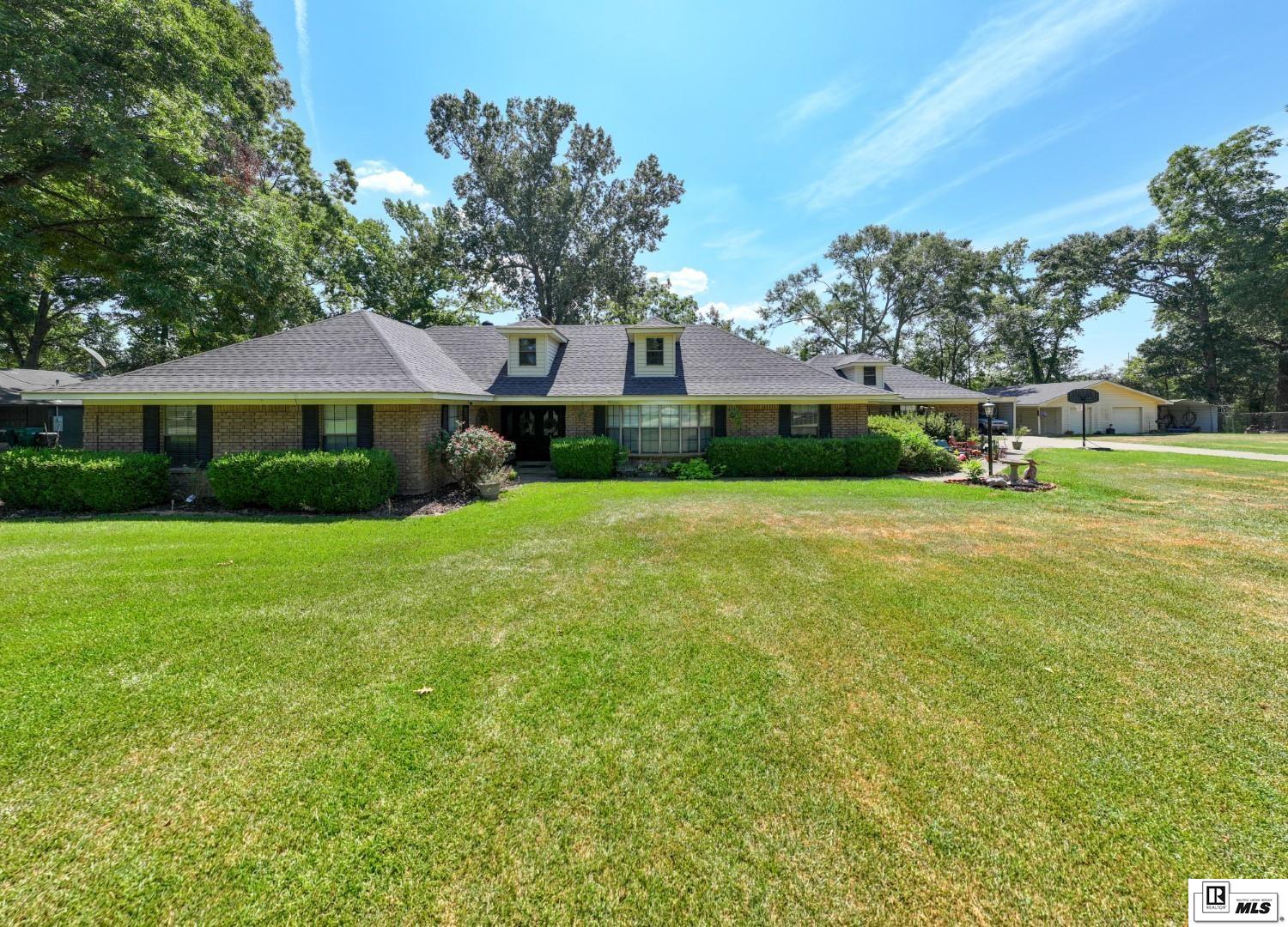 6808 Eastlake Road
