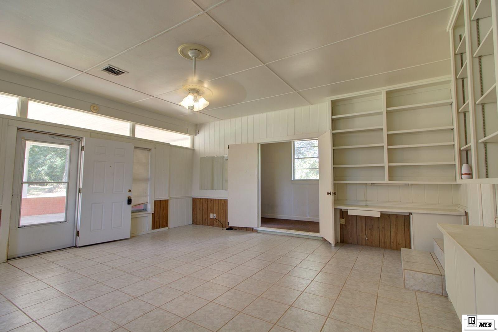 1219 Prairie Road