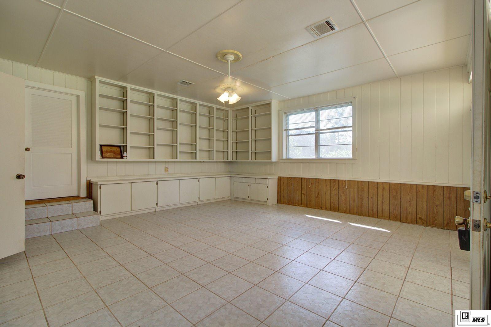 1219 Prairie Road
