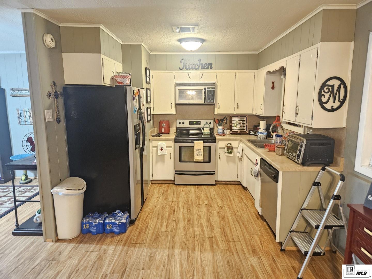 107 Crestview Drive